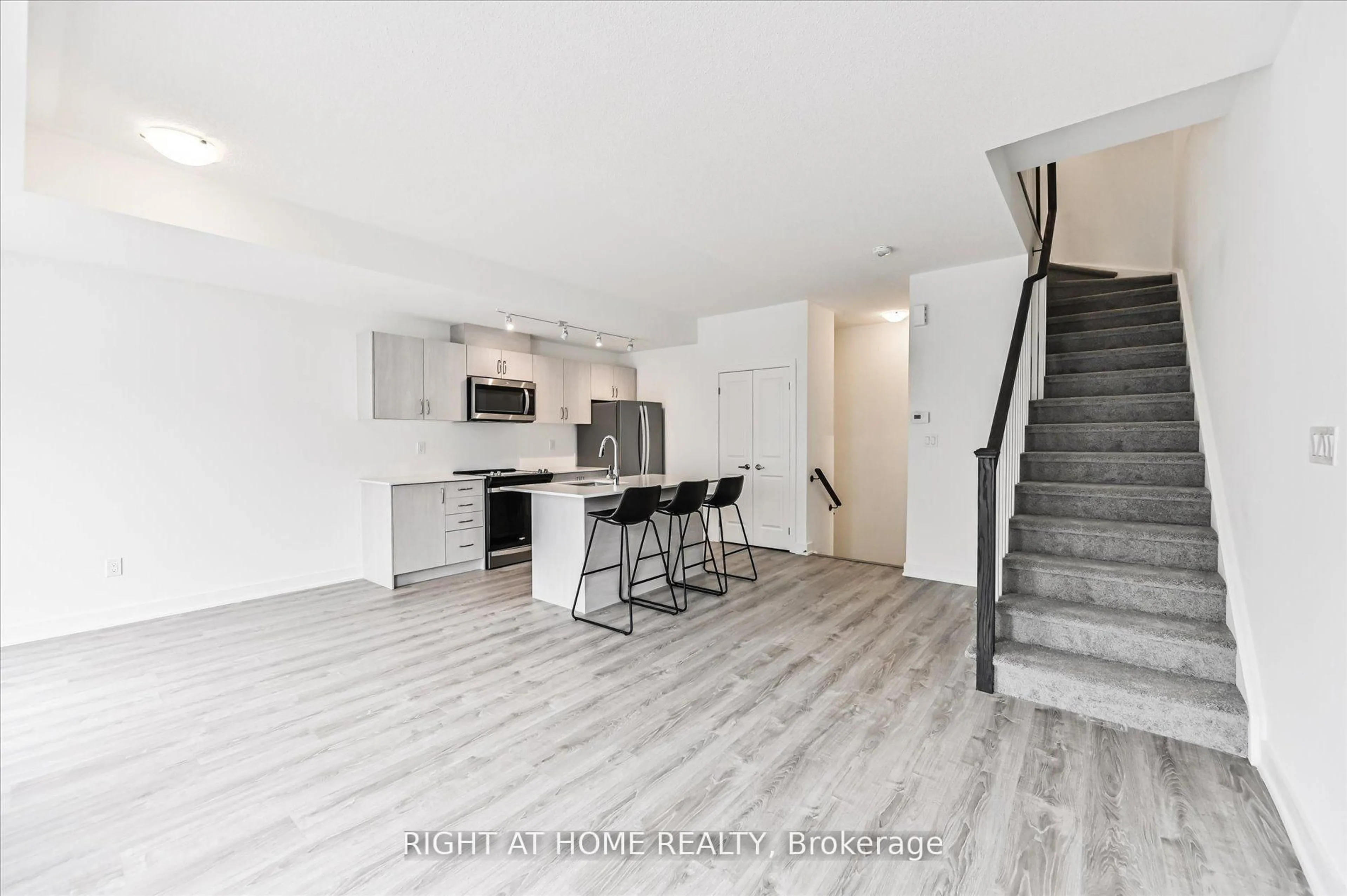 Open concept kitchen, unknown for 36 Nordic Lane, Whitchurch-Stouffville Ontario L4A 4W8