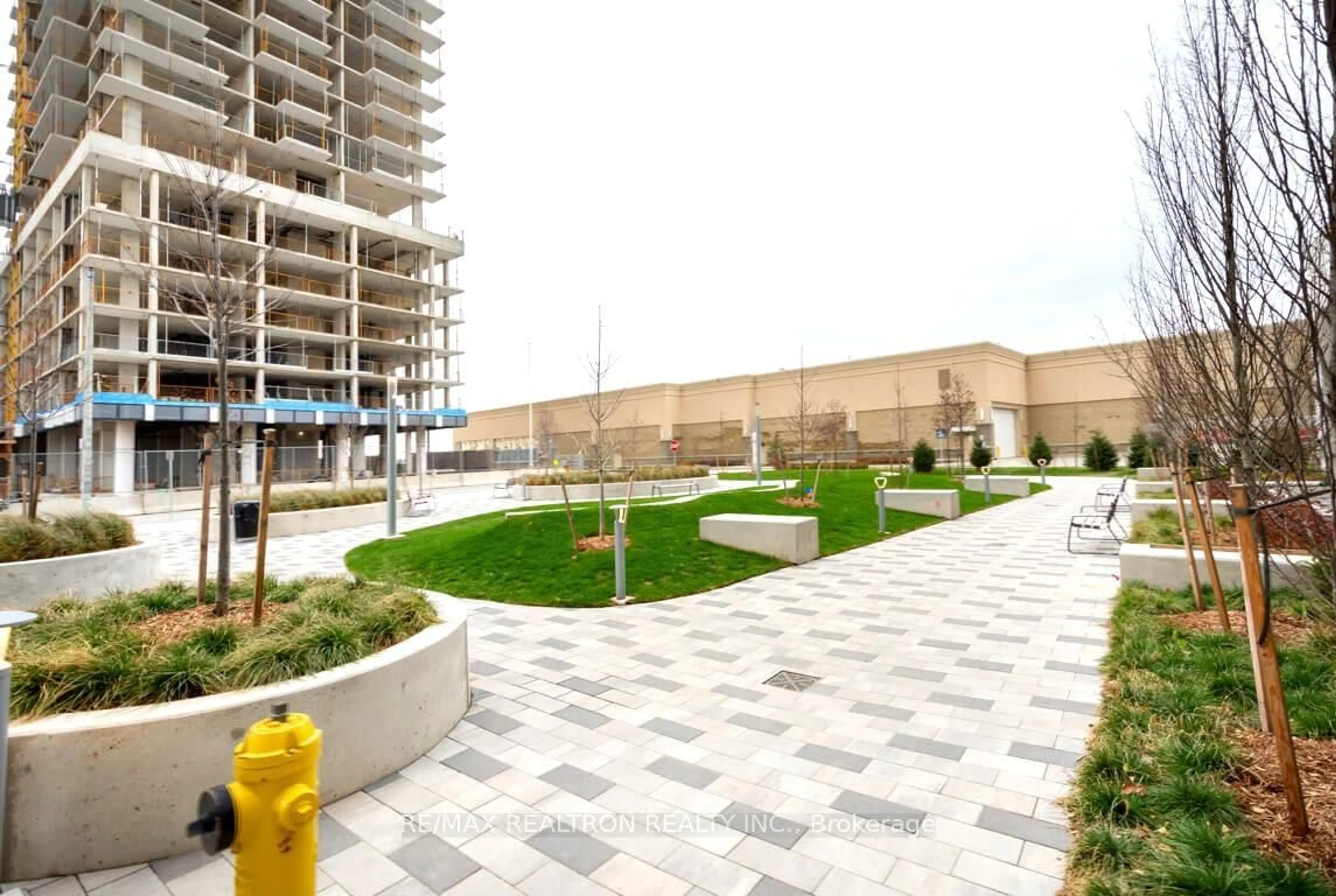 Patio, unknown for 9000 Jane St #620, Vaughan Ontario L4K 0M6