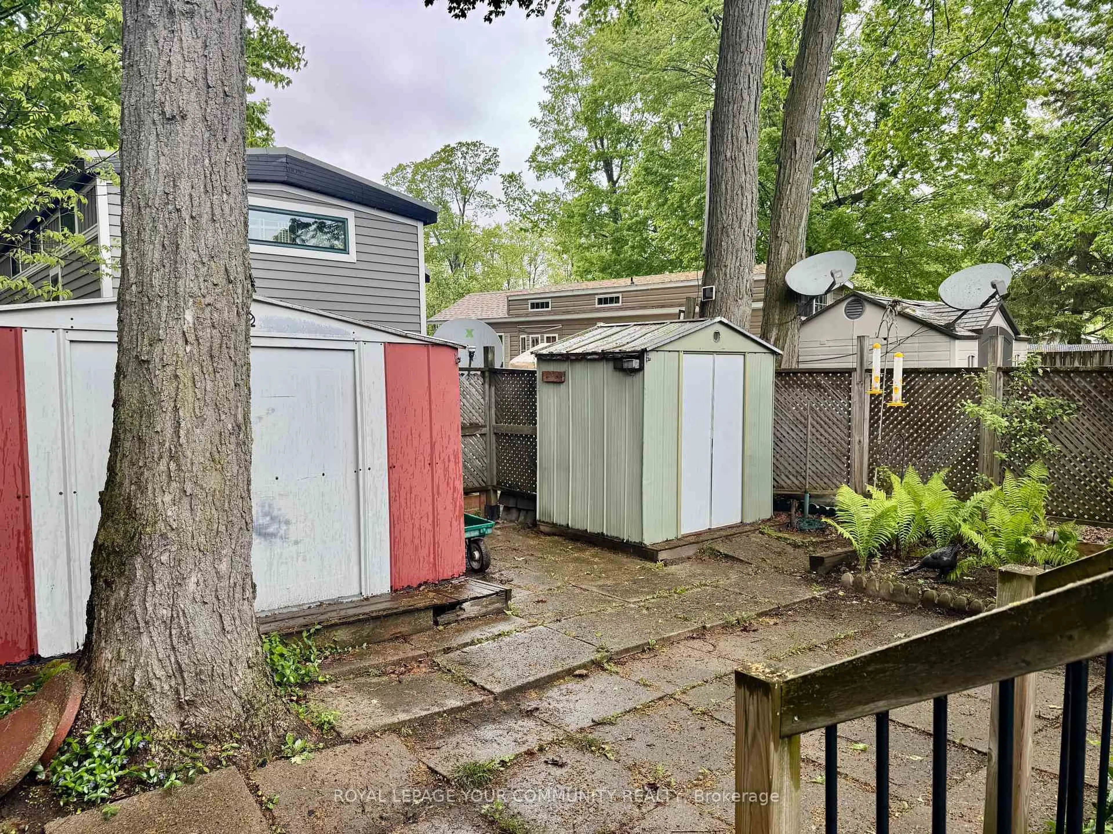 Shed for 285 Crydermans Sdrd #42, Georgina Ontario L0E 1A0