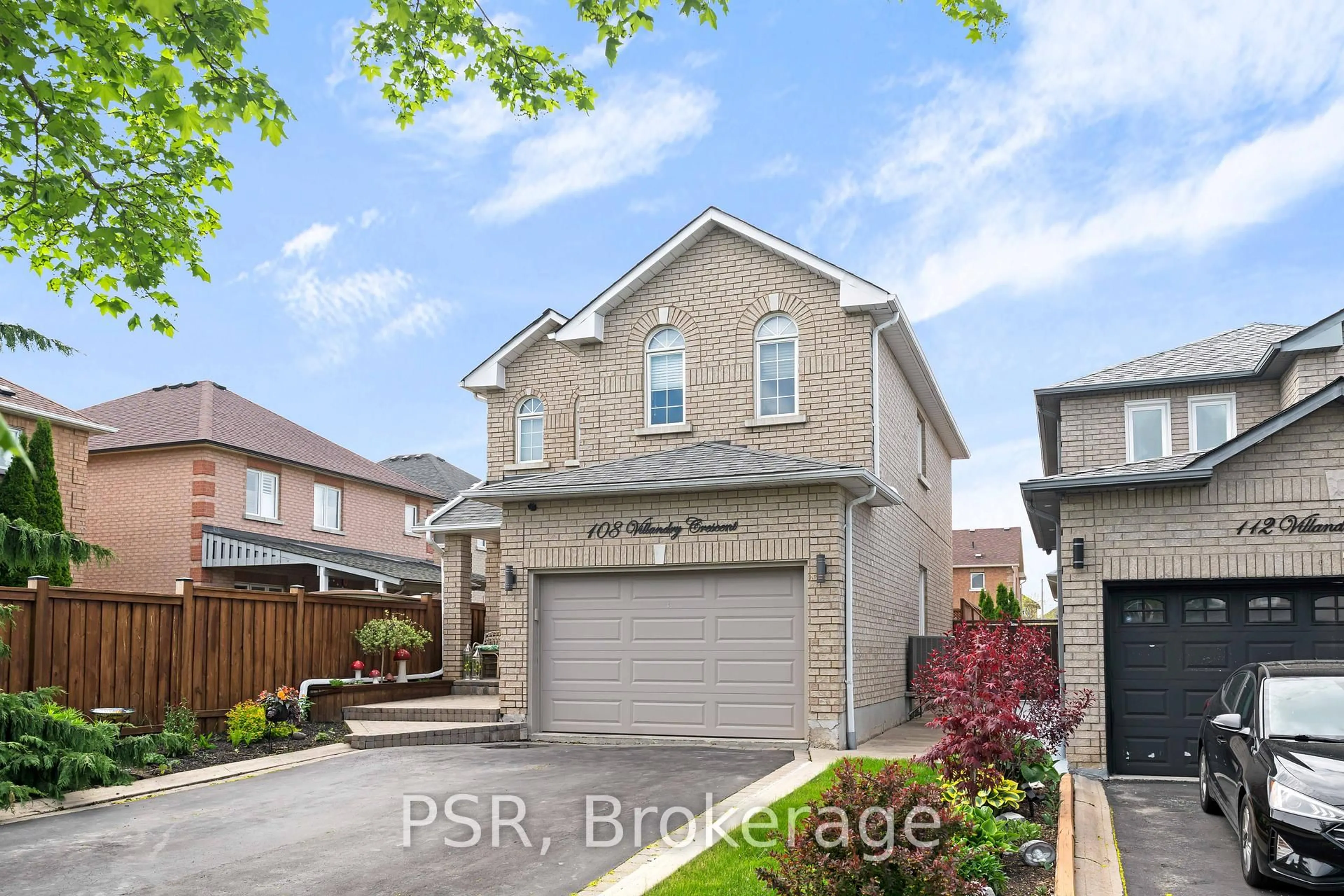 A pic from outside/outdoor area/front of a property/back of a property/a pic from drone, street for 108 Villandry Cres, Vaughan Ontario L6A 2X3