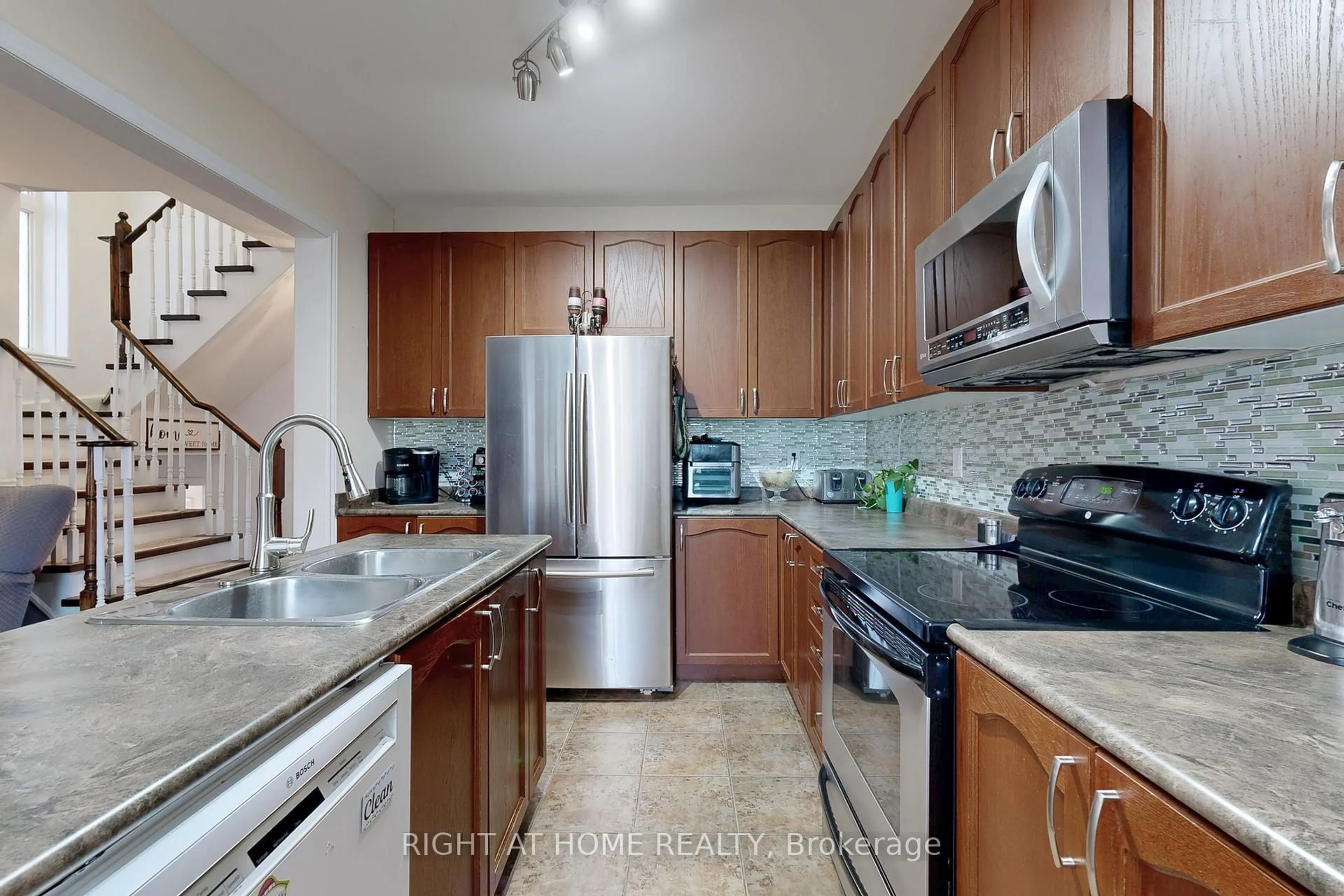 Standard kitchen, ceramic/tile floor for 41 Legion Way, Essa Ontario L0M 1B5