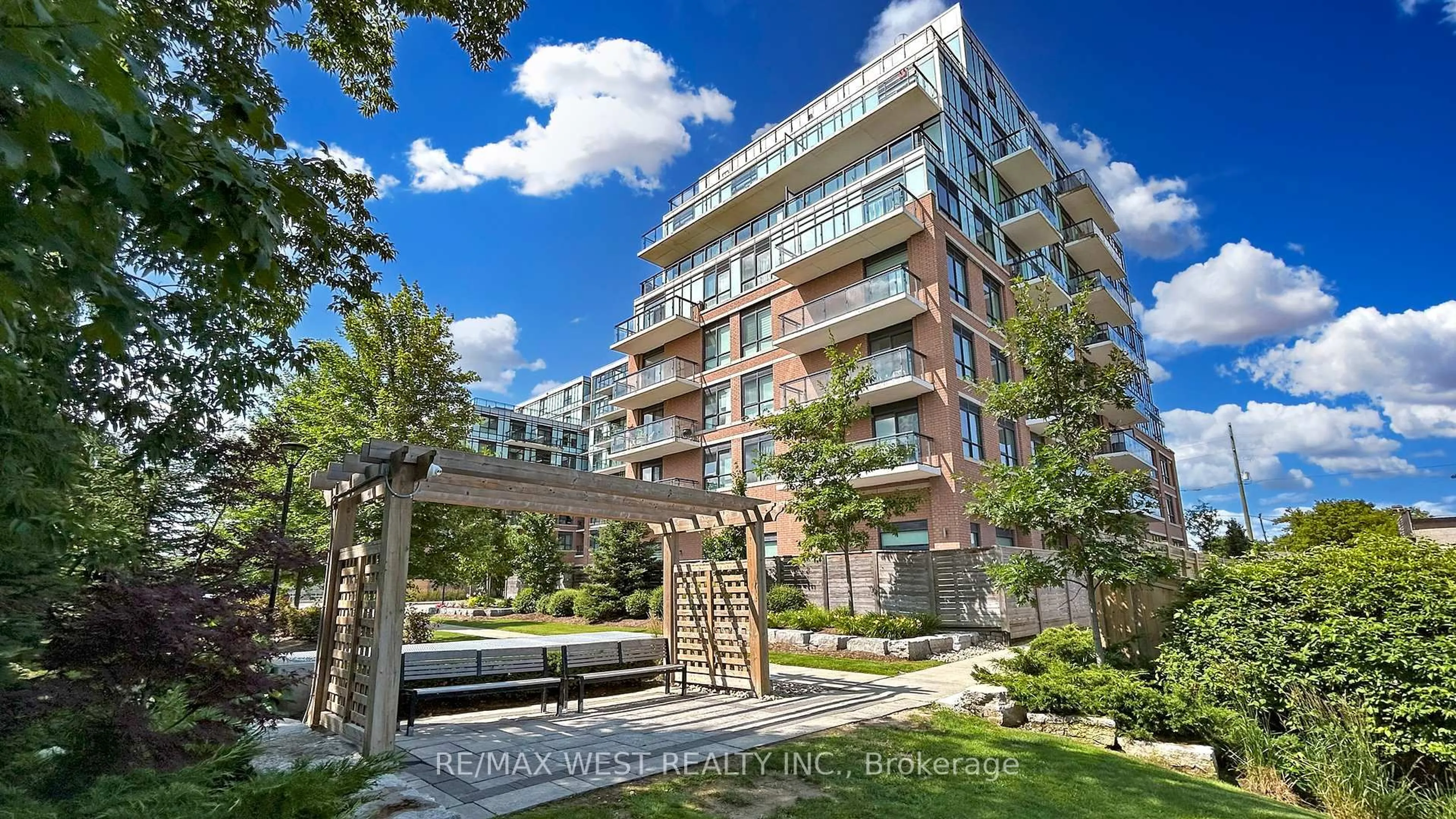 Patio, unknown for 11611 Yonge St #718, Richmond Hill Ontario L4E 1G2