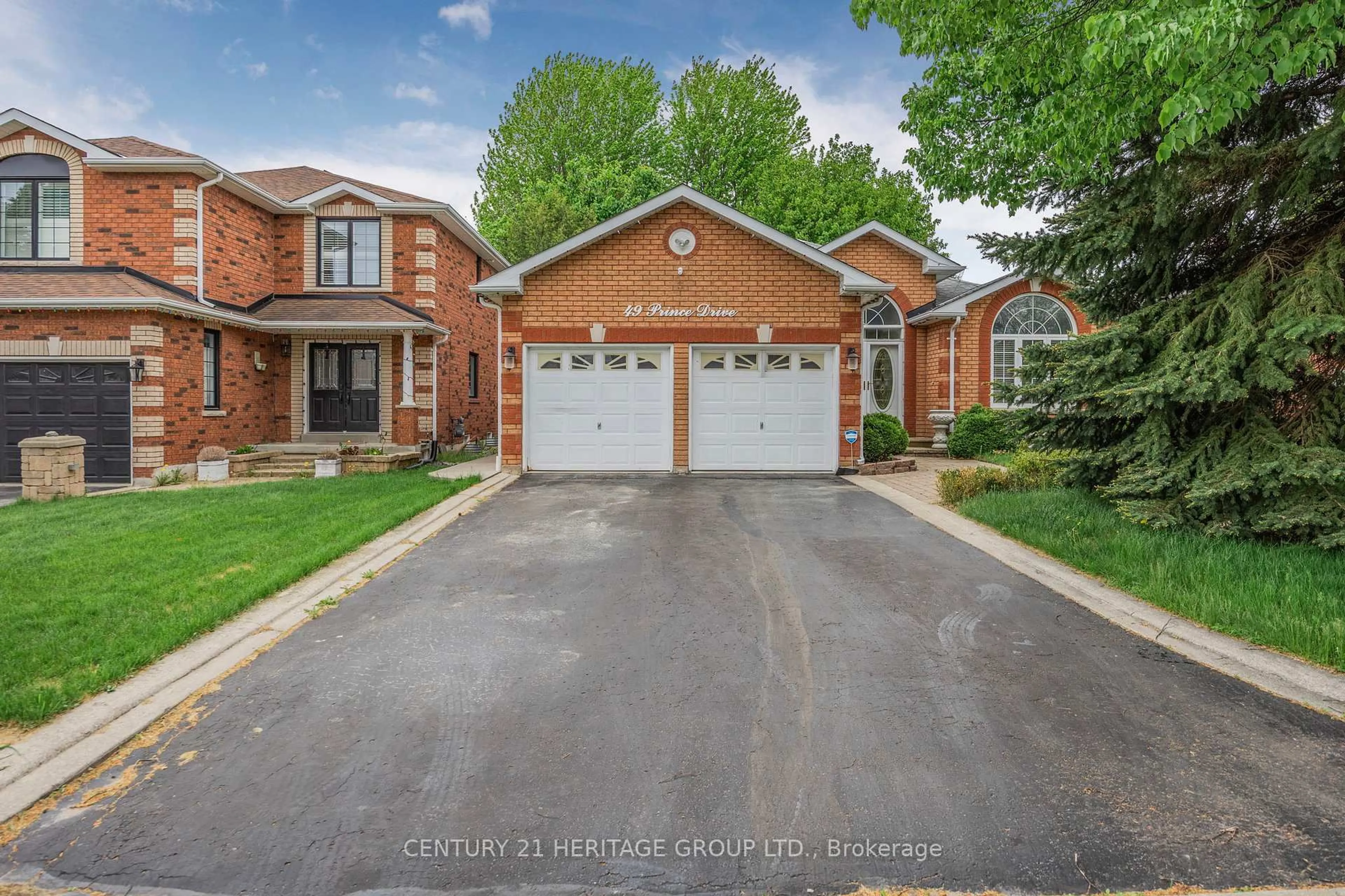 Home with brick exterior material, street for 49 Prince Dr, Bradford West Gwillimbury Ontario L3Z 3B6