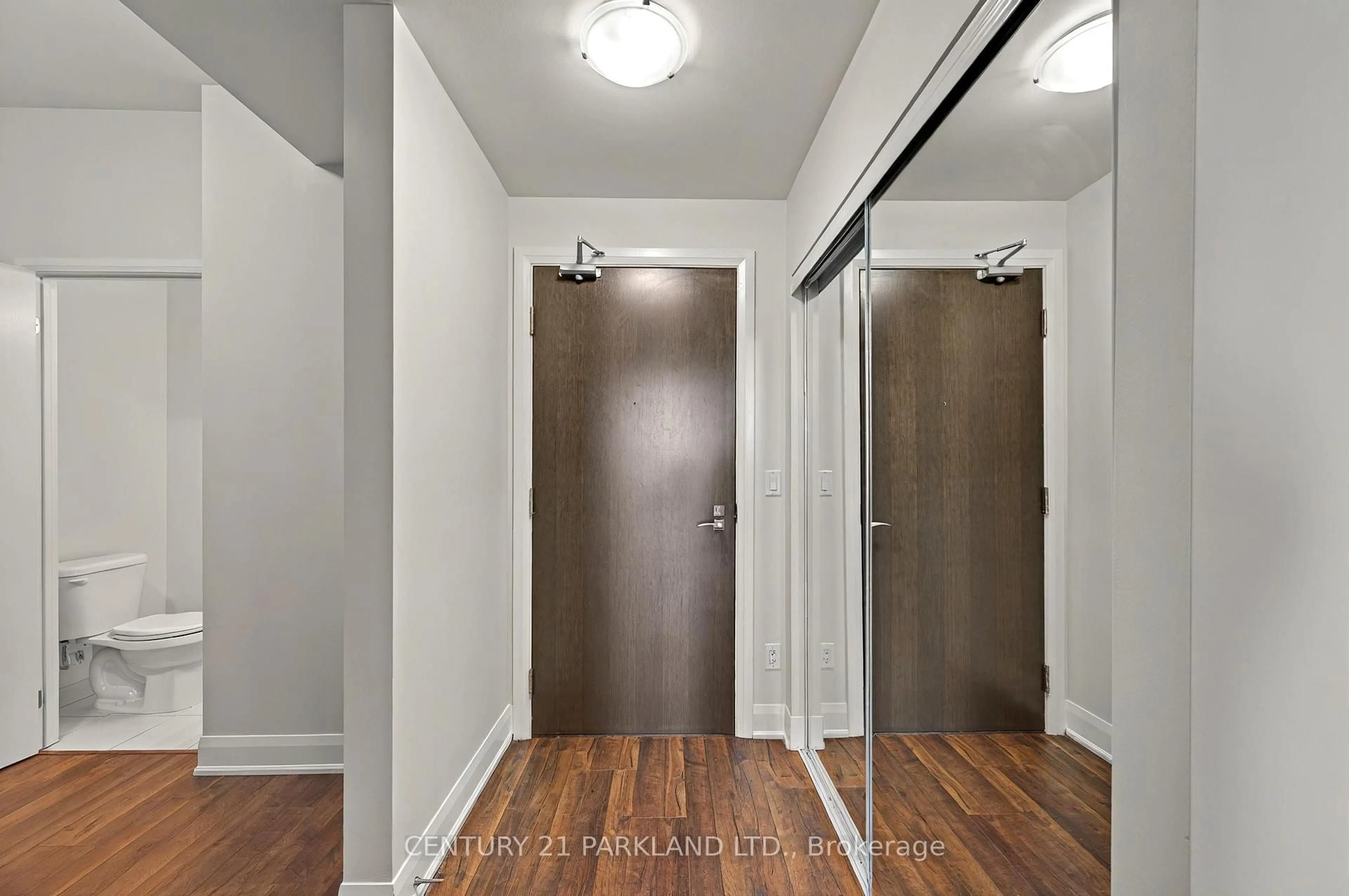 Indoor entryway for 2900 Highway 7 Rd #1407, Vaughan Ontario L4K 1W8
