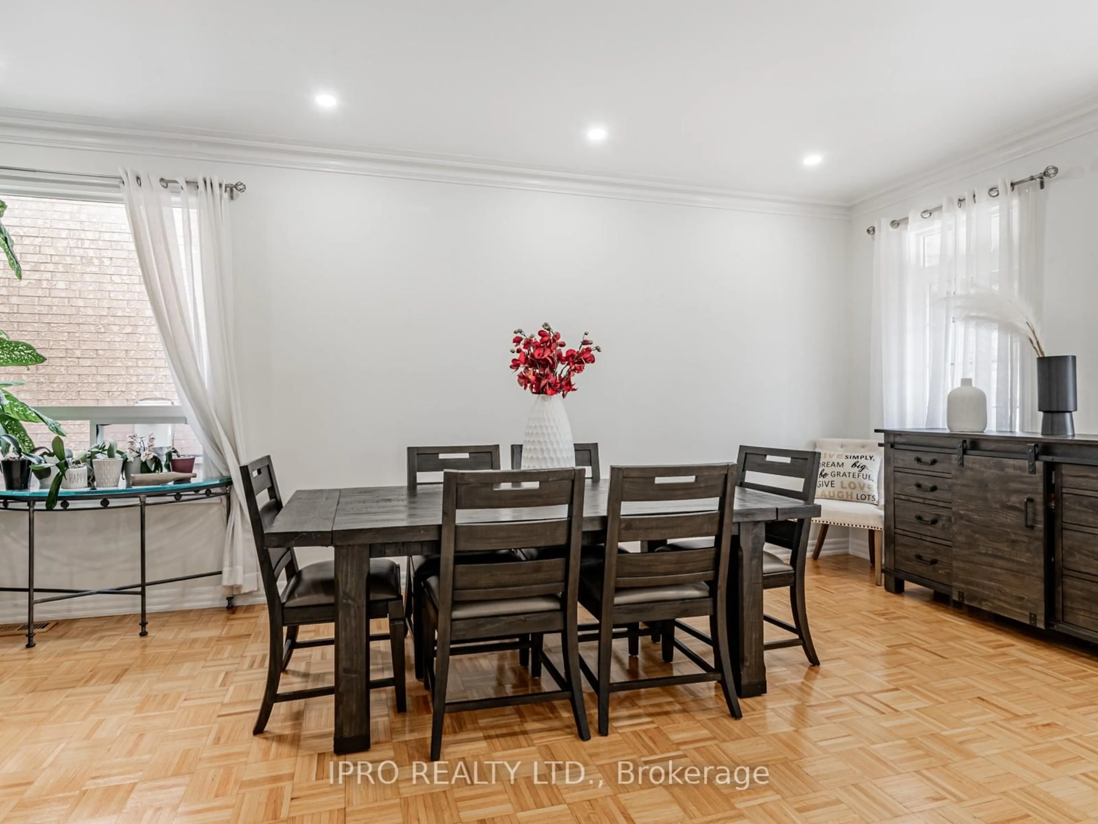 Dining room, wood/laminate floor for 172 Silverado Tr, Vaughan Ontario L4H 2N9