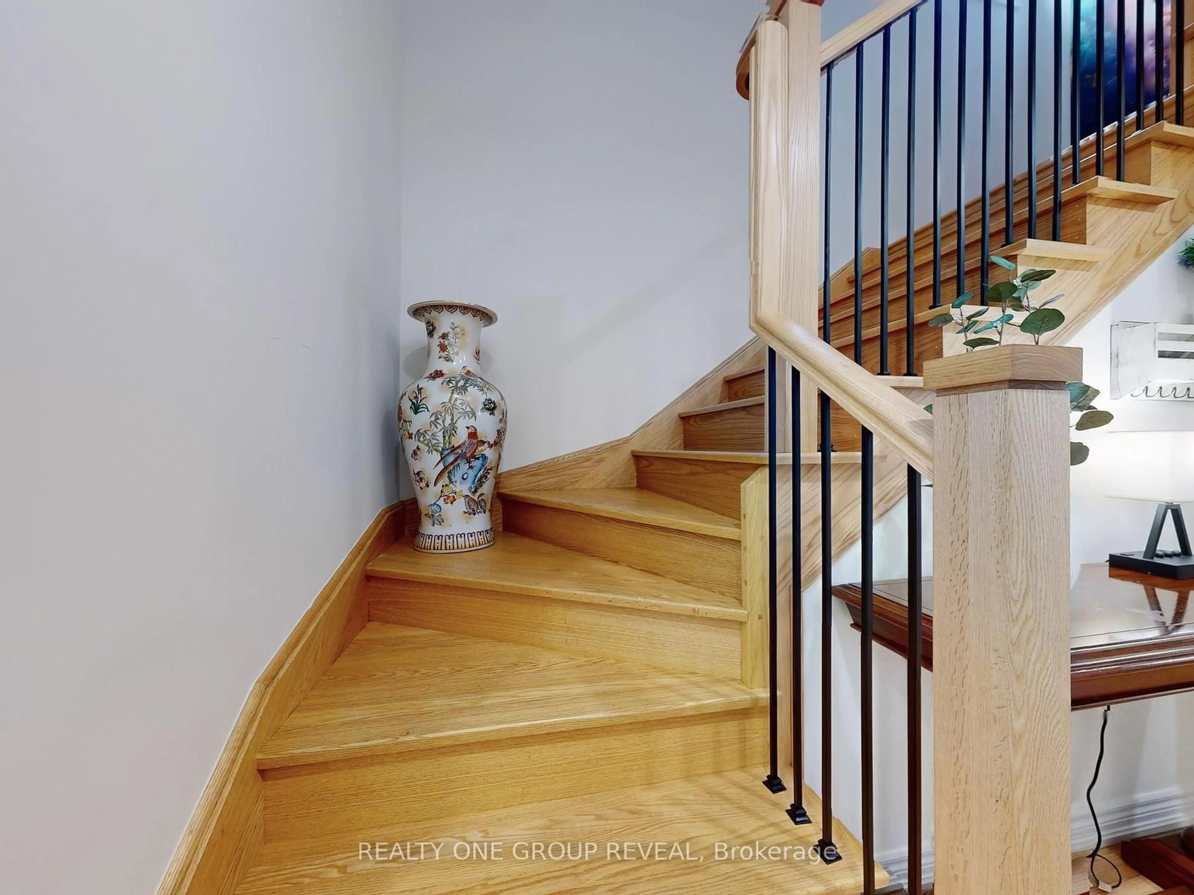Stairs for 58 Busato Dr, Whitchurch-Stouffville Ontario L4A 4V4