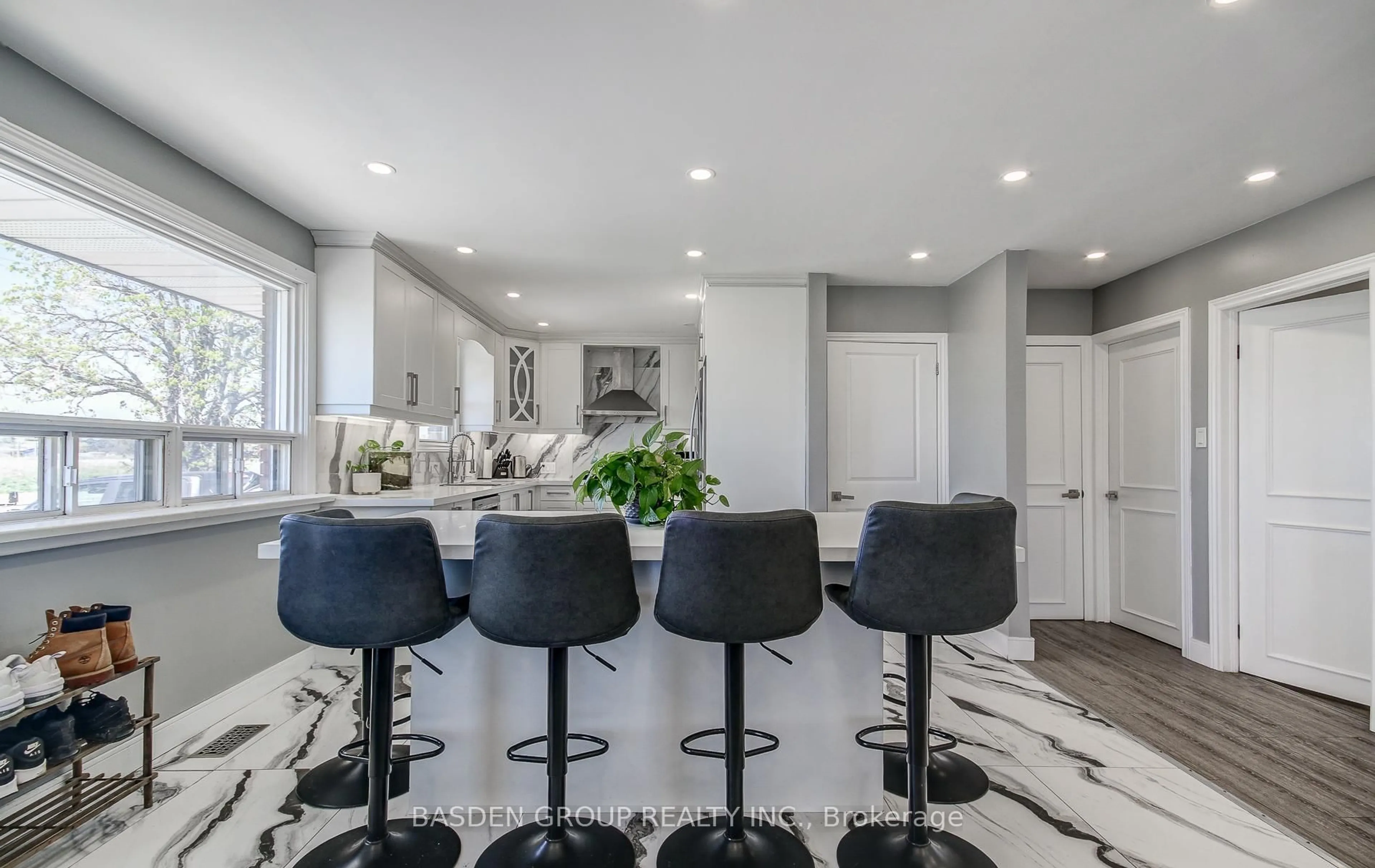 Open concept kitchen, ceramic/tile floor for 545 Wist Rd, King Ontario L7B 0E9