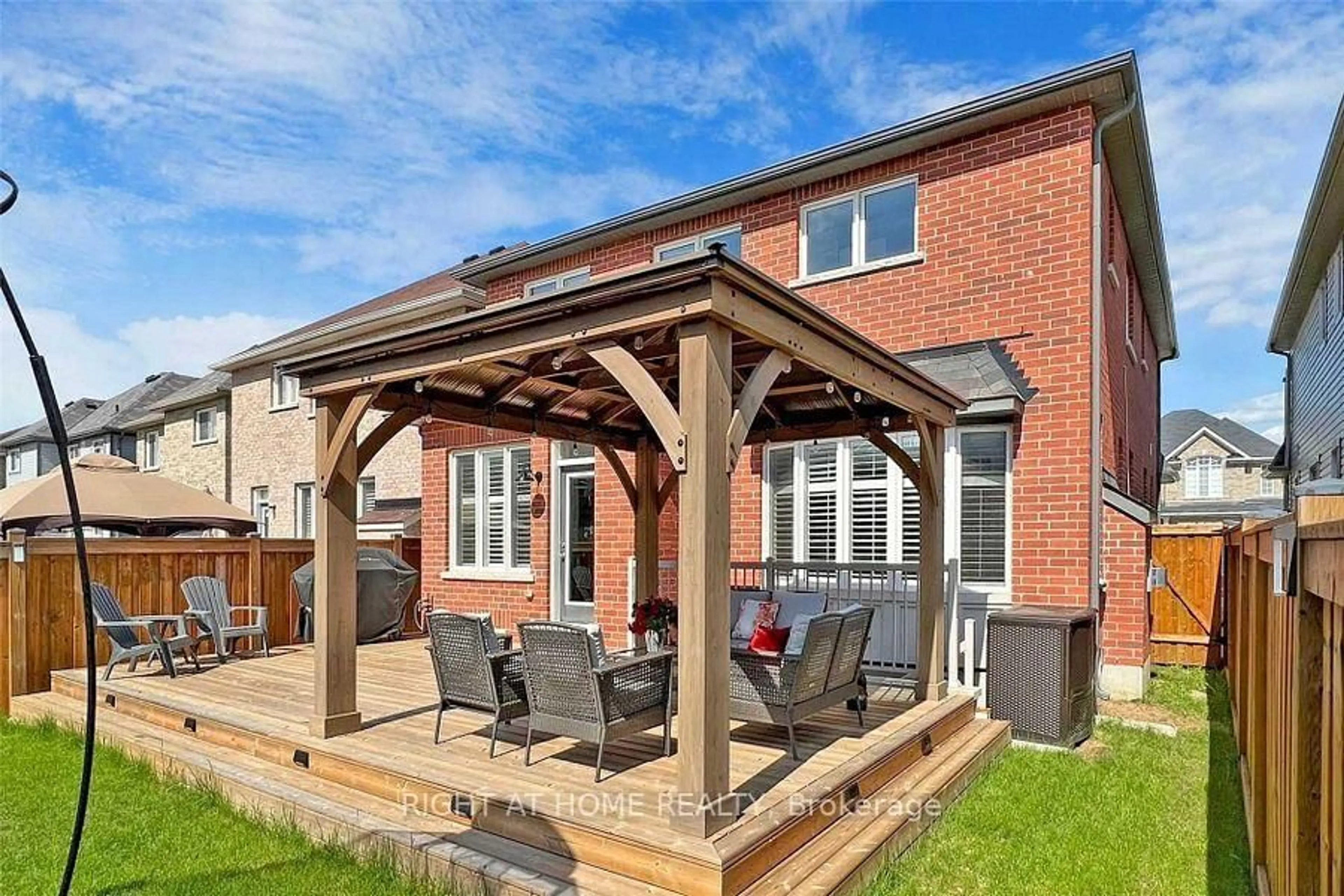Patio, street for 82 John Link Ave, Georgina Ontario L0E 1R0