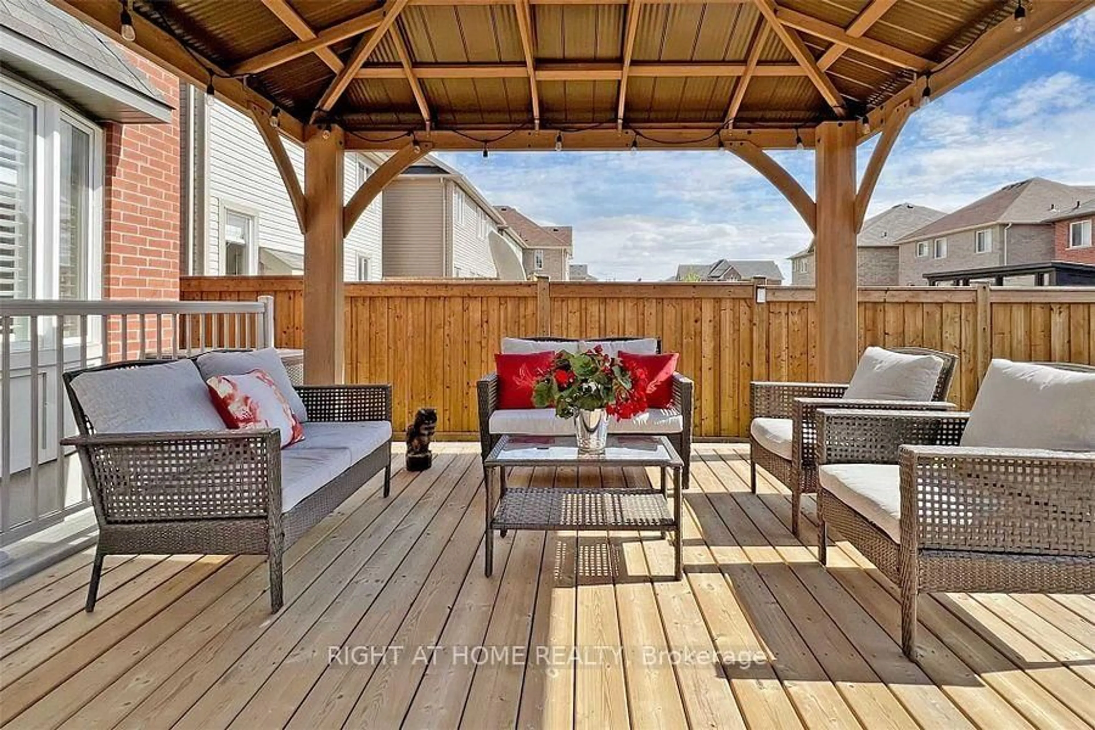 Patio, street for 82 John Link Ave, Georgina Ontario L0E 1R0