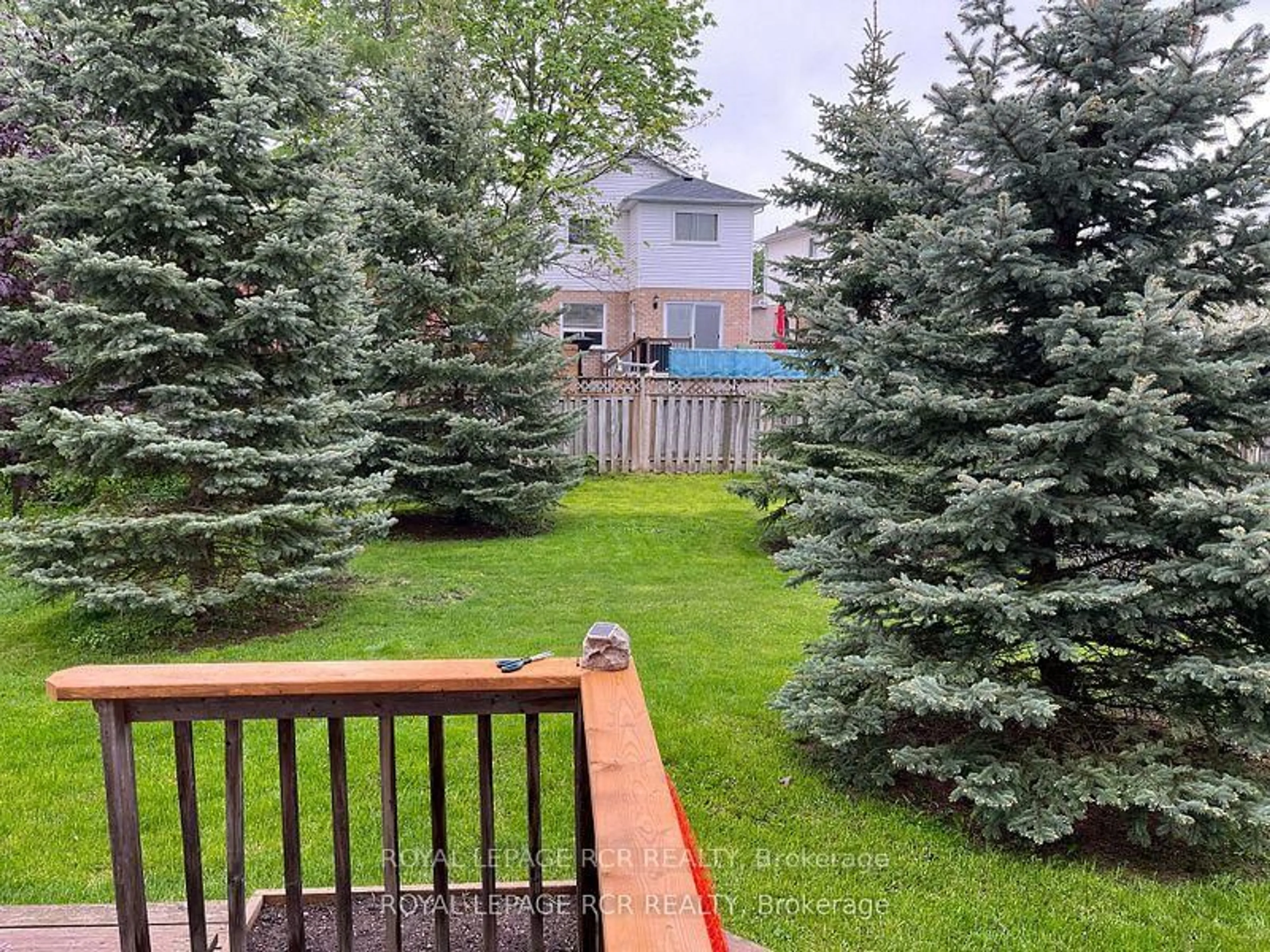 A pic from outside/outdoor area/front of a property/back of a property/a pic from drone, forest/trees view for 41 Wallace St, New Tecumseth Ontario L9R 2G5