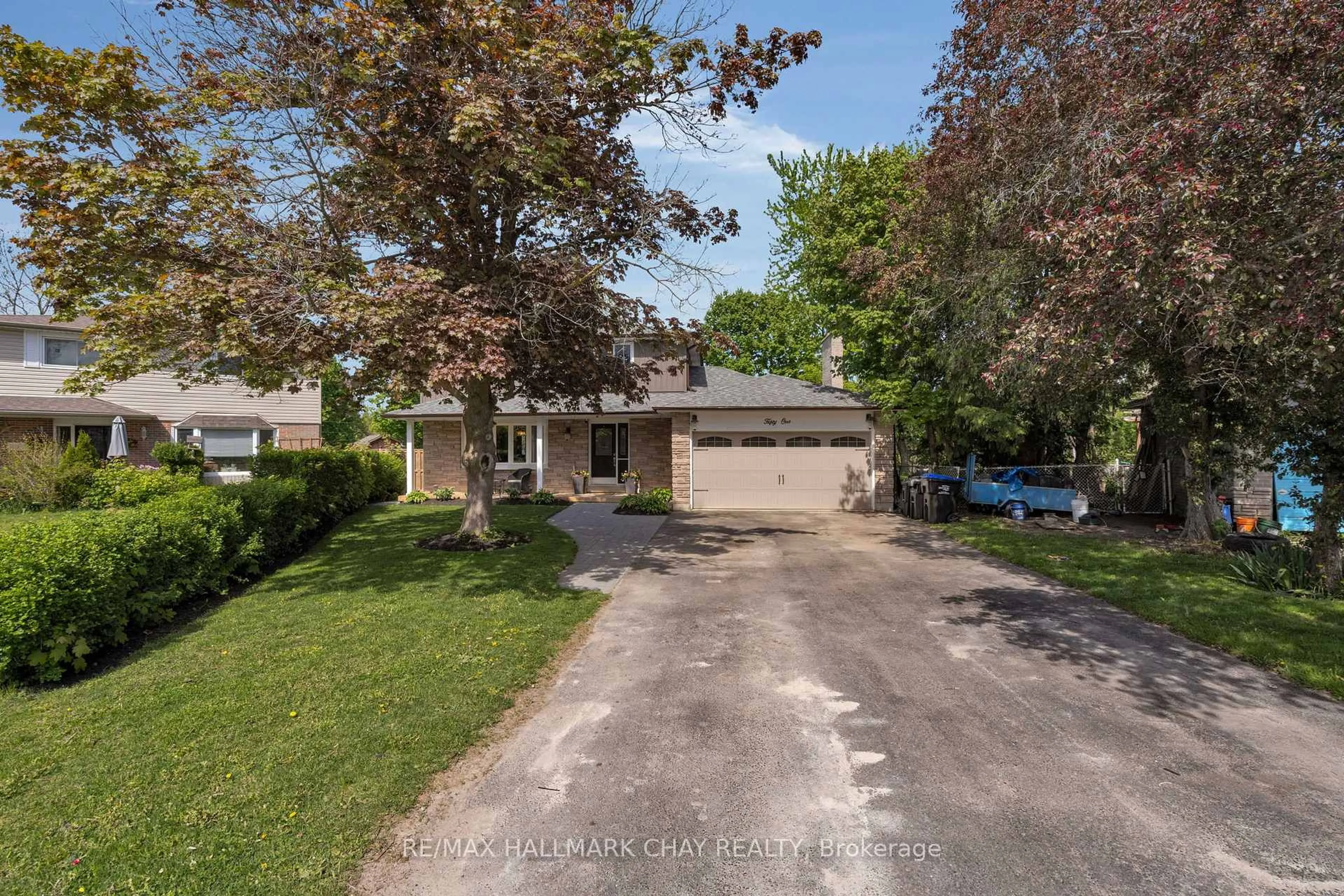 A pic from outside/outdoor area/front of a property/back of a property/a pic from drone, street for 51 Adeline Ave, New Tecumseth Ontario L0G 1W0