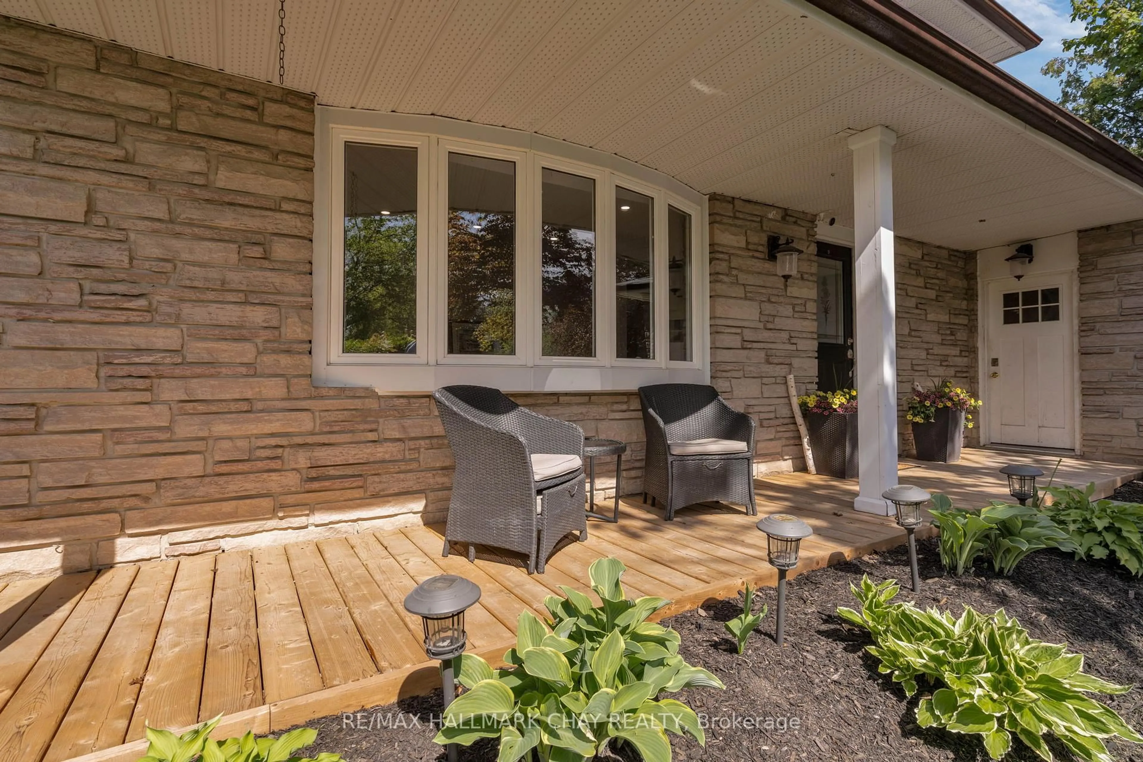 Patio, street for 51 Adeline Ave, New Tecumseth Ontario L0G 1W0