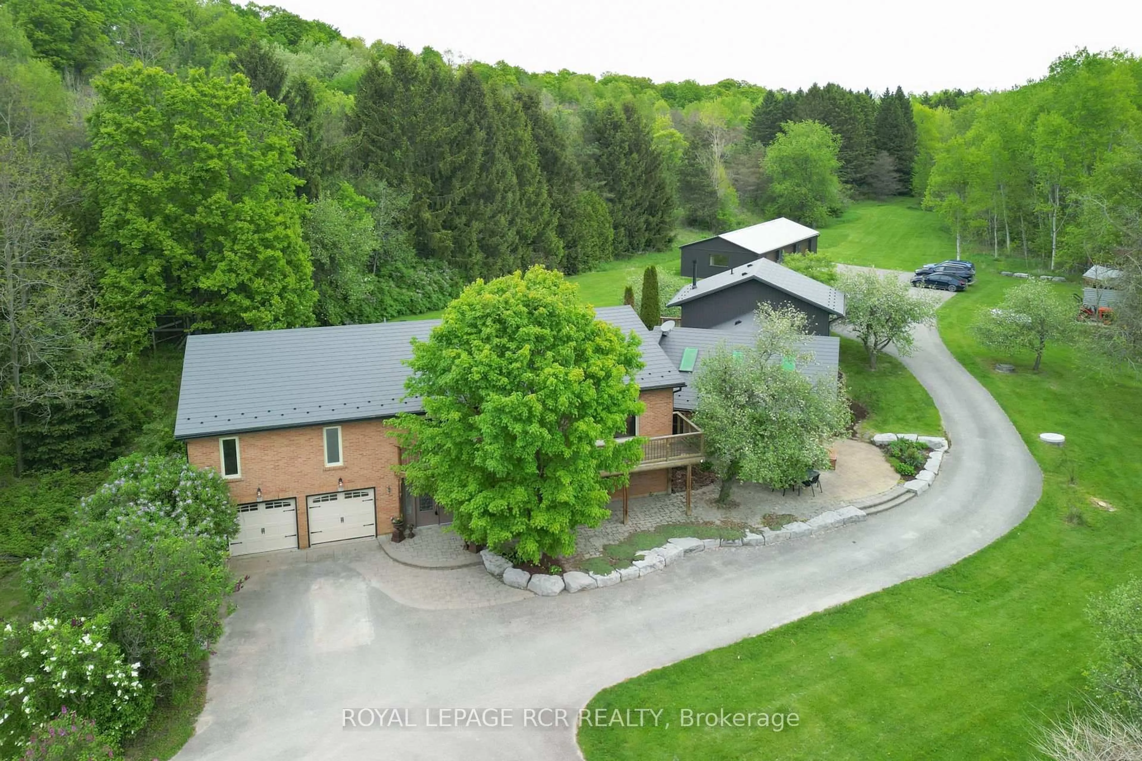 A pic from outside/outdoor area/front of a property/back of a property/a pic from drone, unknown for 2093 Con Rd 5, Adjala-Tosorontio Ontario L0G 1L0