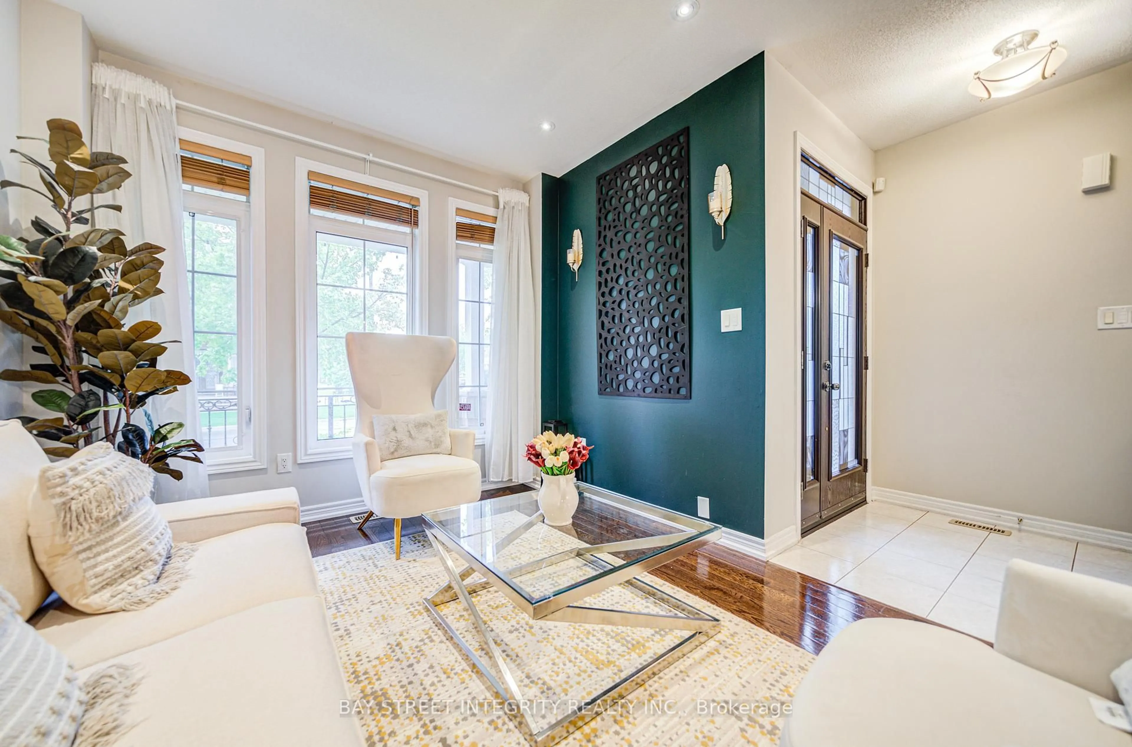 Living room with furniture, unknown for 39 Forestbrook Dr, Markham Ontario L6B 0E4