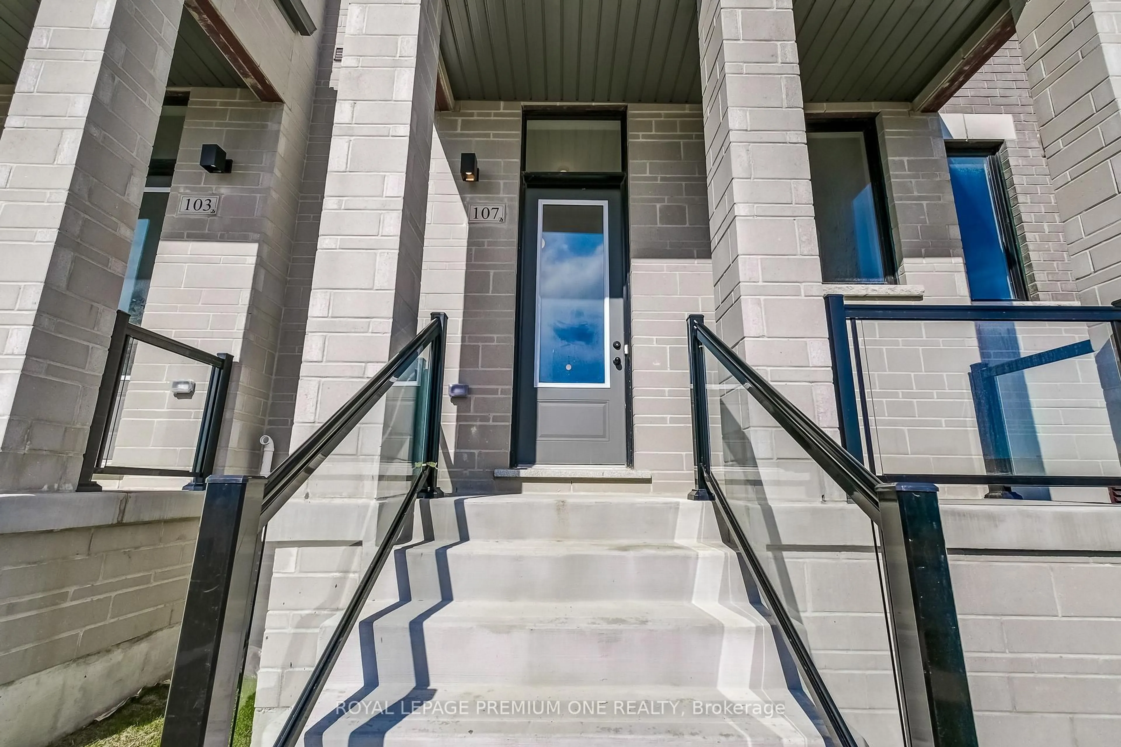 Stairs for 107 Tennant Circ, Vaughan Ontario L4H 5L5
