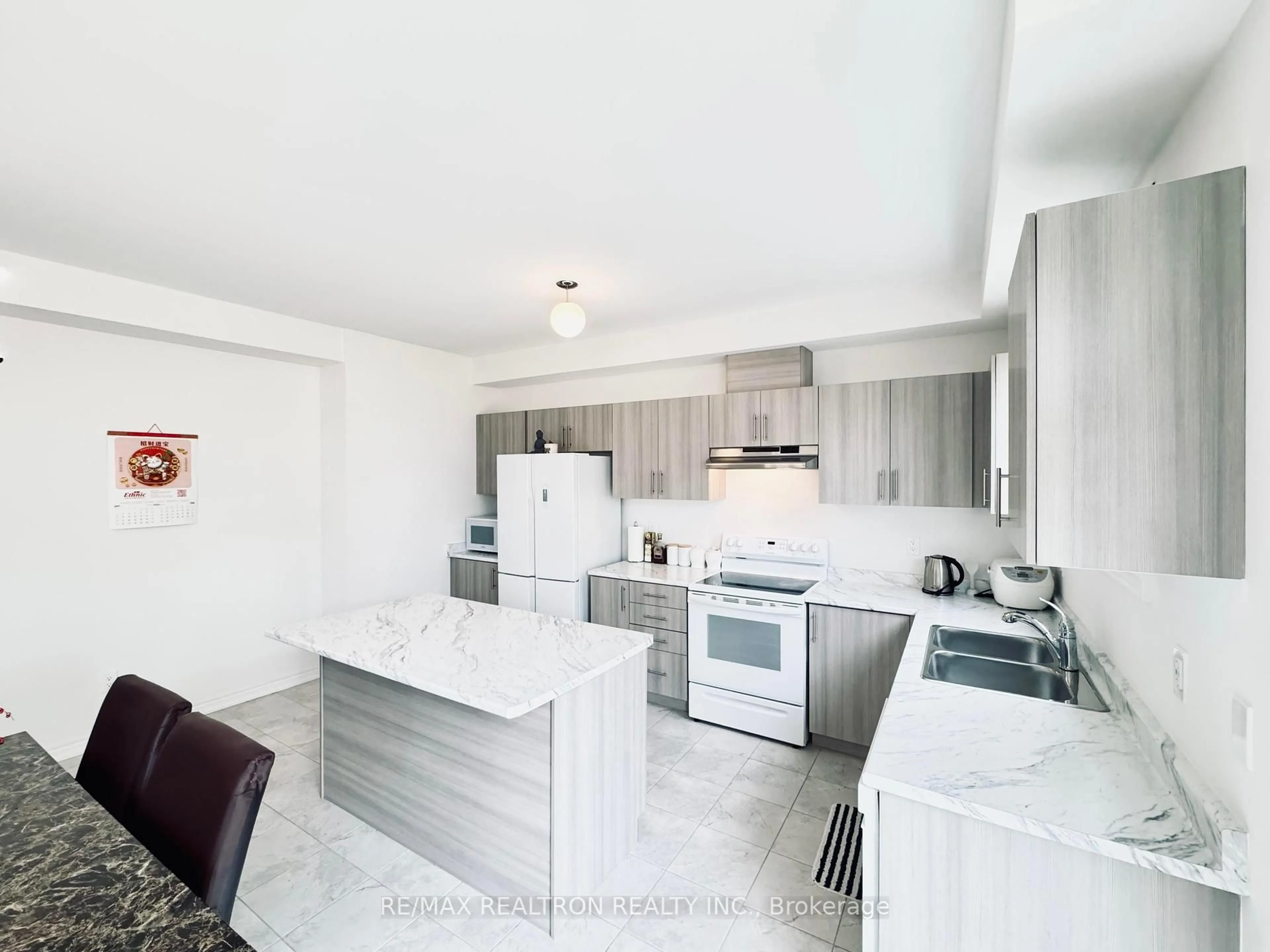 Open concept kitchen, unknown for 7 Wakefield Blvd, Essa Ontario L0M 1B5