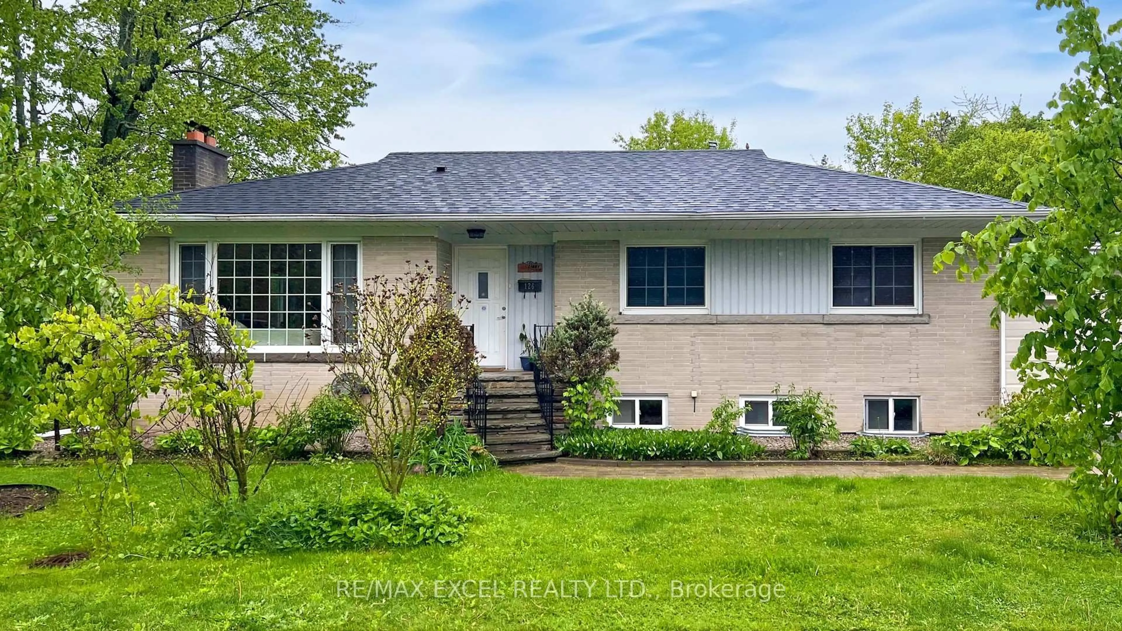 Home with vinyl exterior material, street for 126 Libby Blvd, Richmond Hill Ontario L4C 4V6