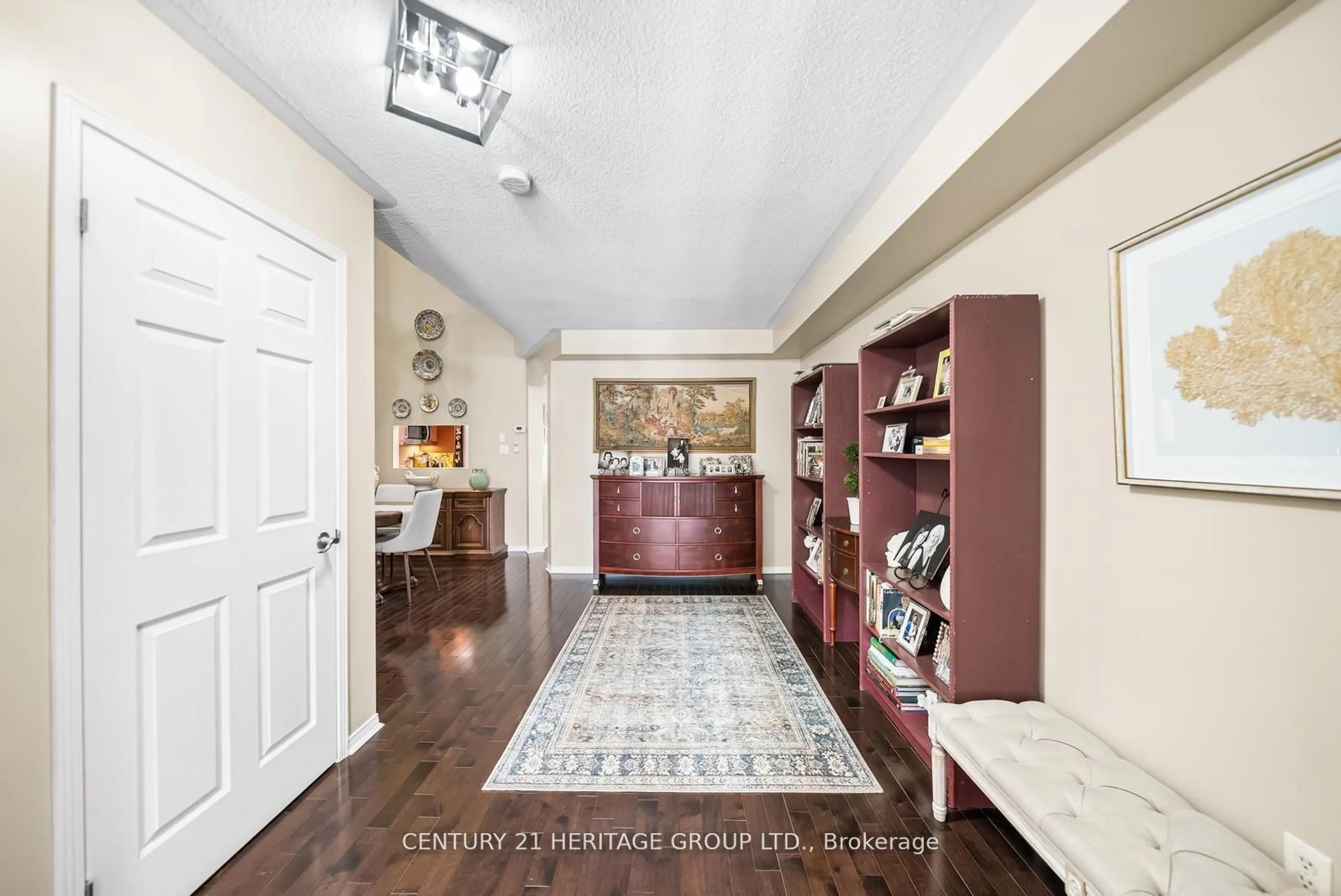 Indoor entryway for 281 Penndutch Circ, Whitchurch-Stouffville Ontario L4A 0P1