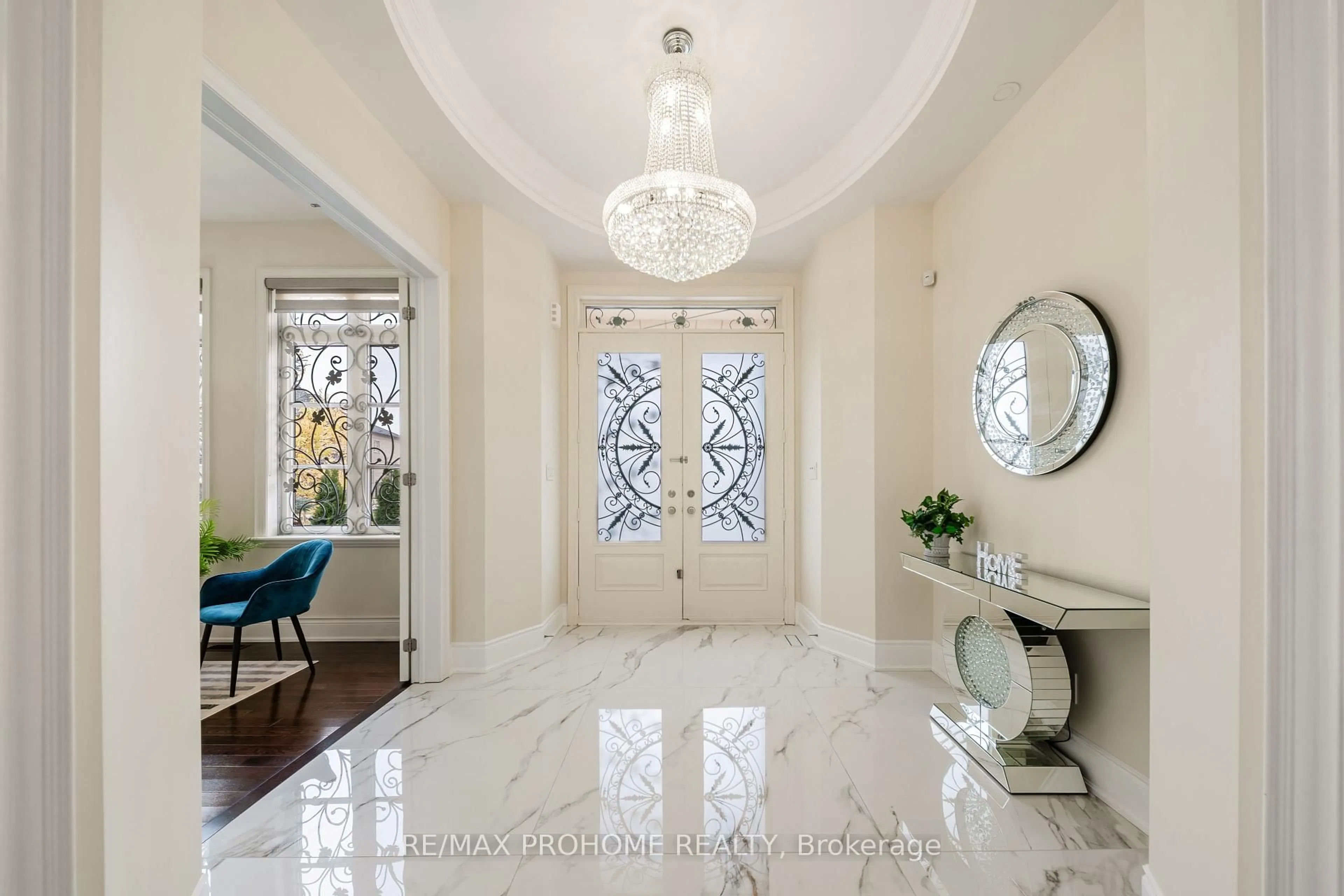 Indoor entryway for 48 Silver Sterling Cres, Vaughan Ontario L4H 4C5