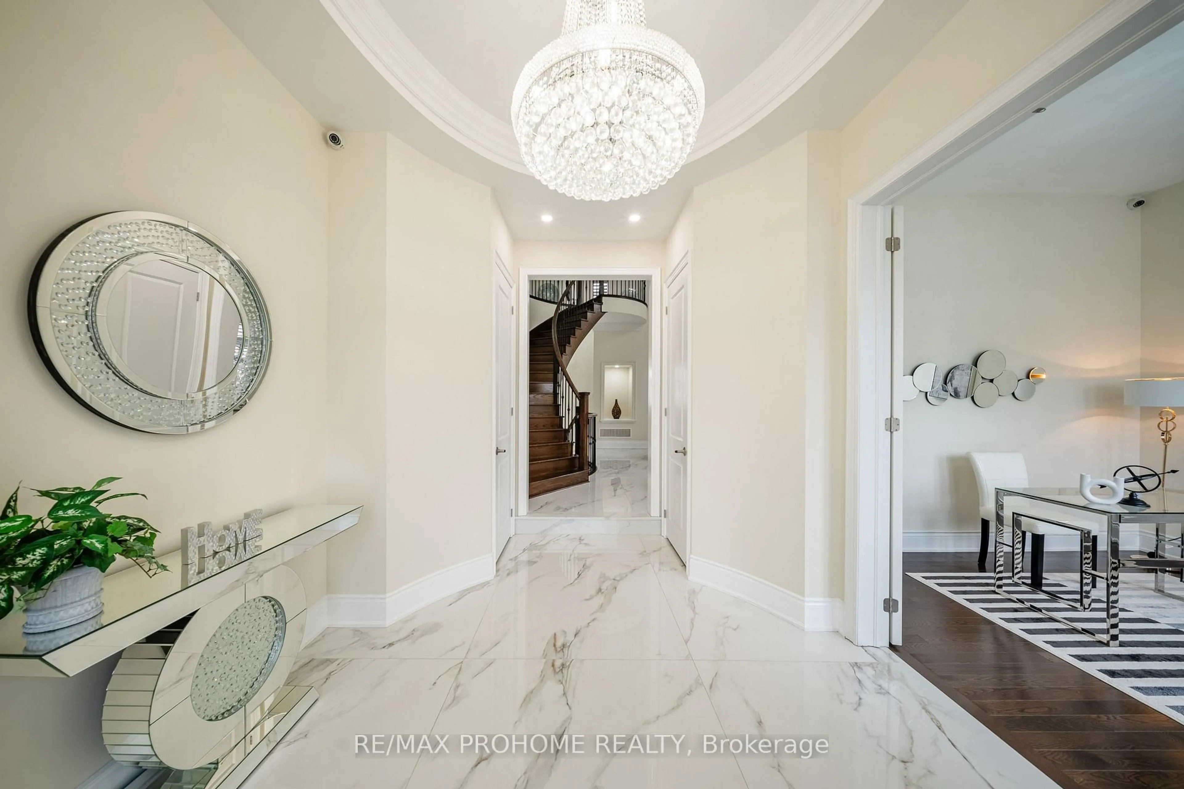 Indoor entryway for 48 Silver Sterling Cres, Vaughan Ontario L4H 4C5