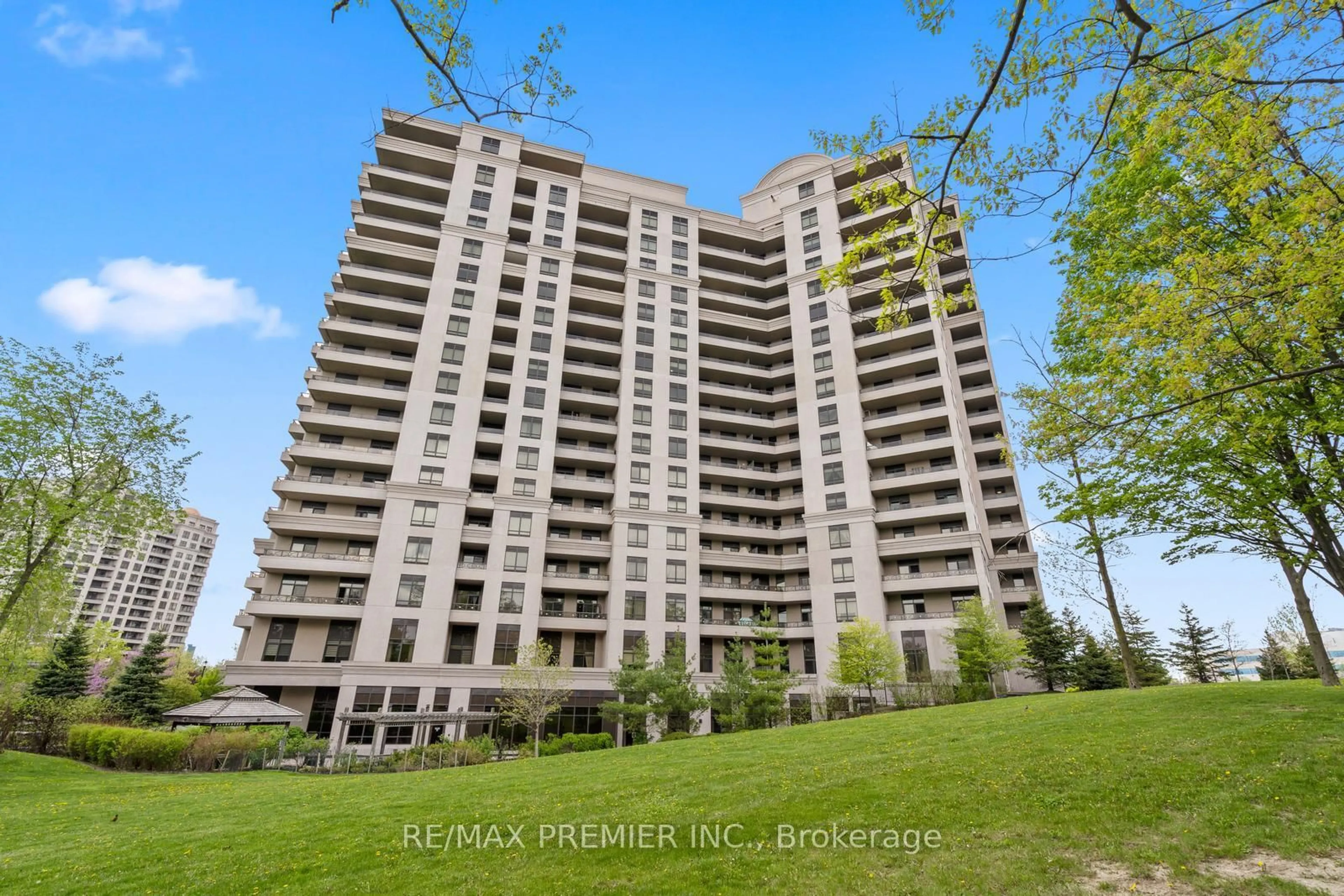 A pic from outside/outdoor area/front of a property/back of a property/a pic from drone, building for 9255 Jane St #Ph06, Vaughan Ontario L6A 0K1