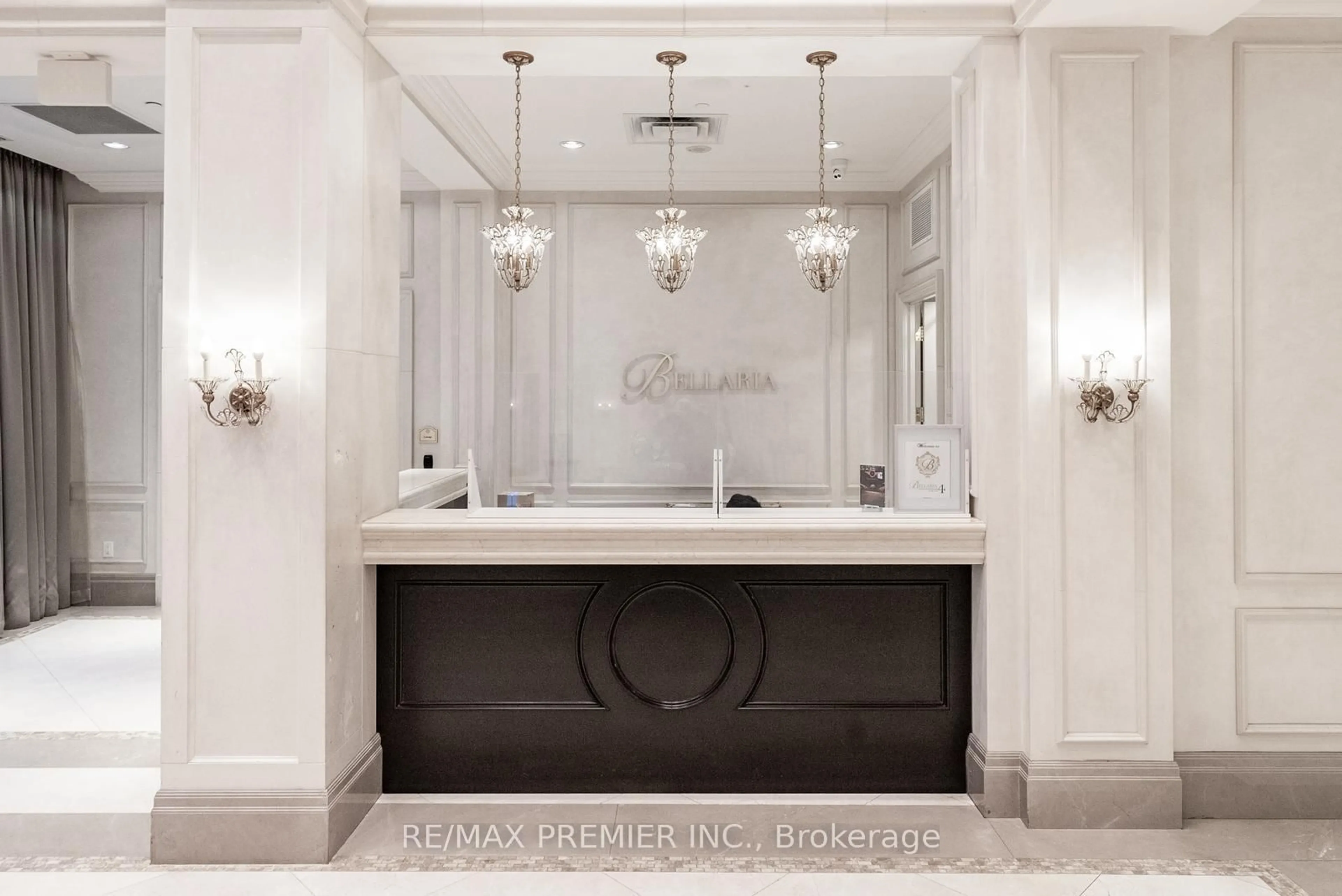 Contemporary bathroom, ceramic/tile floor for 9255 Jane St #Ph06, Vaughan Ontario L6A 0K1