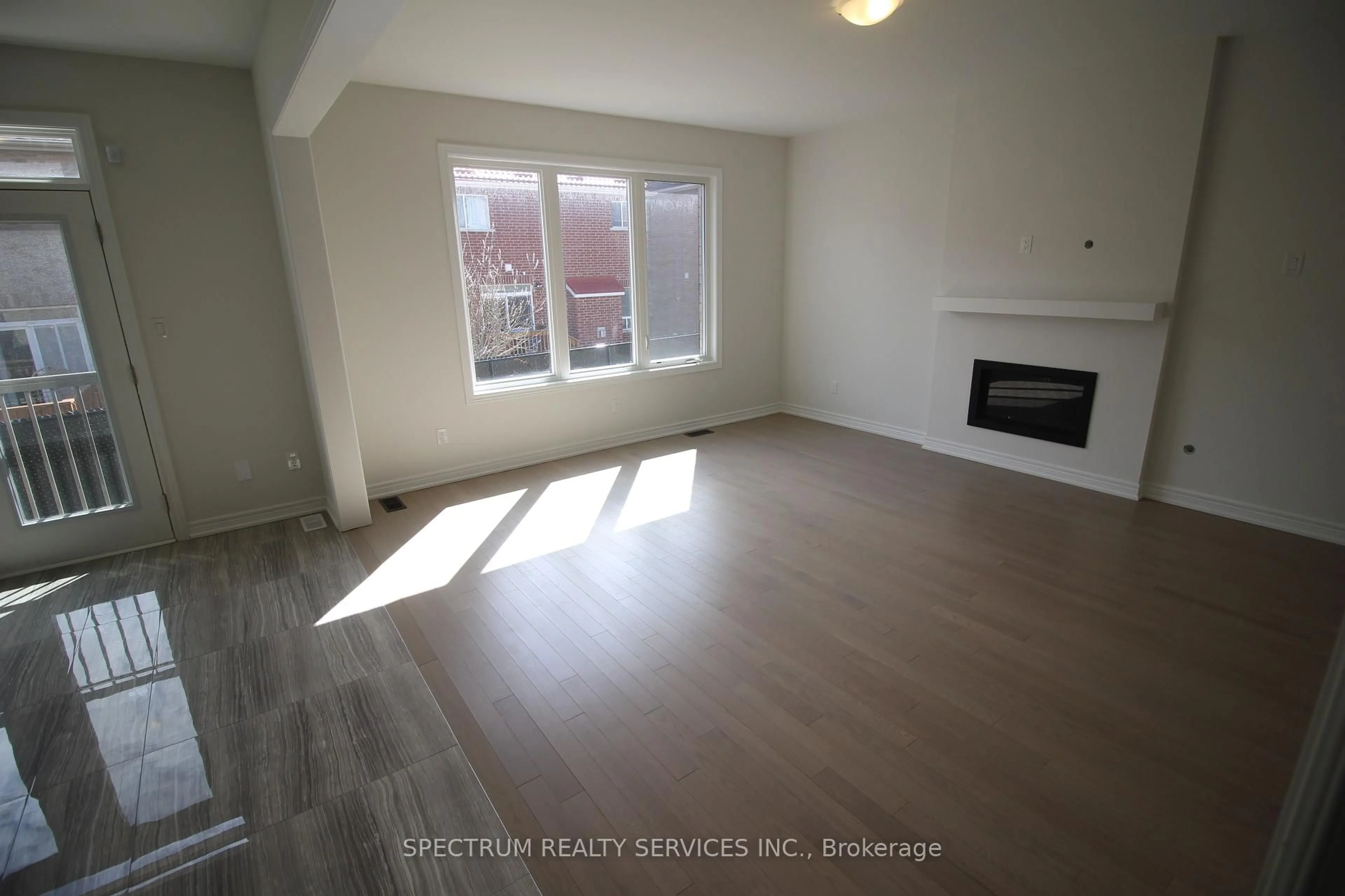 A pic of a room for 61 Bud Leggett Cres, Georgina Ontario L4P 0T1