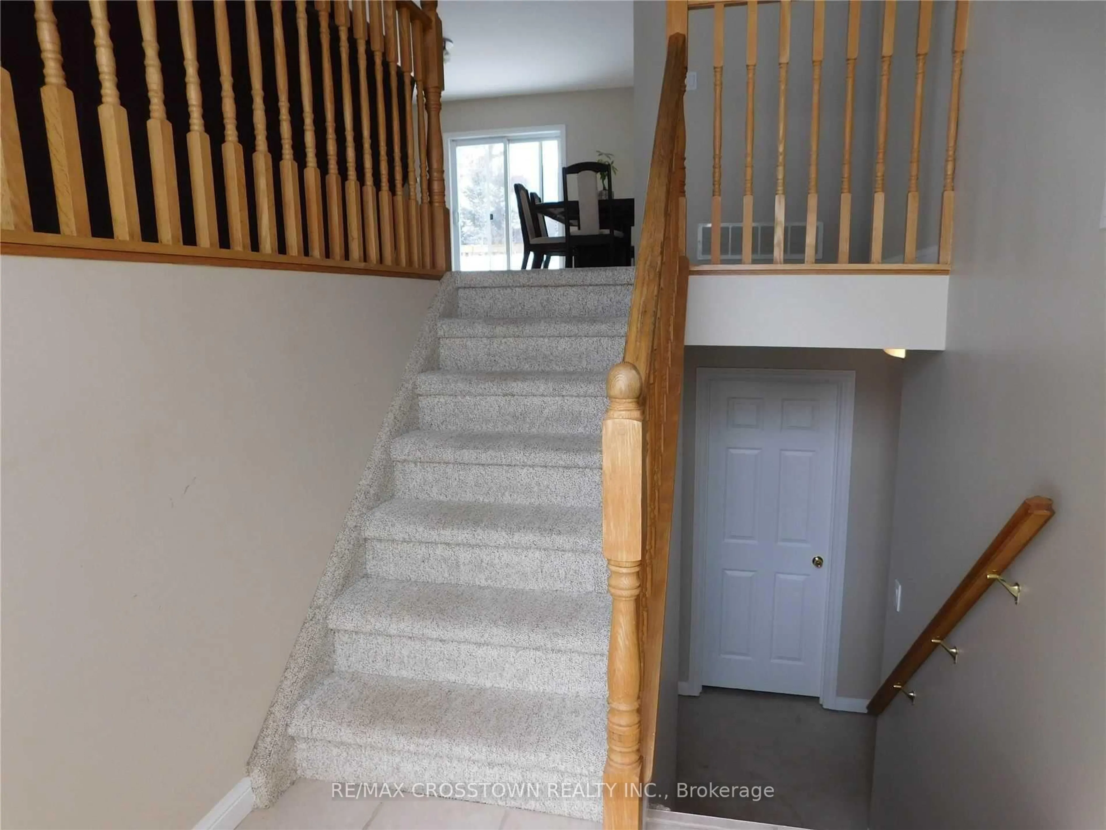 Stairs for 3964 Alcina Ave, Innisfil Ontario L9S 2M1
