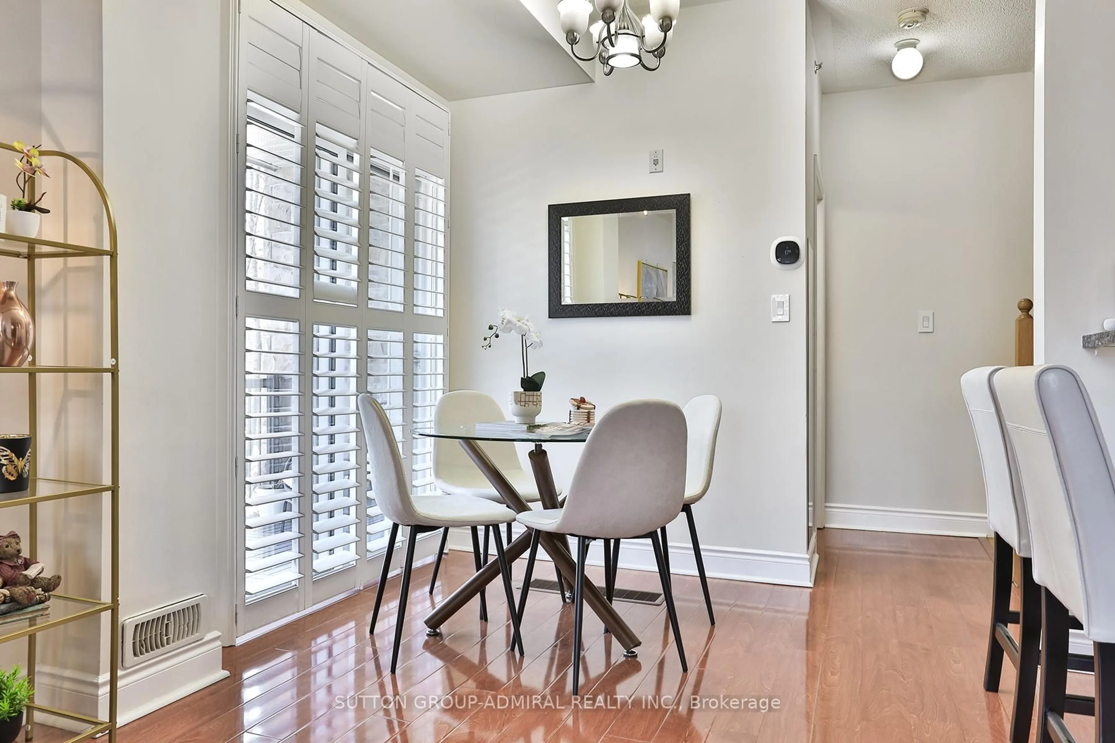 Dining room, wood/laminate floor for 8 Brighton Pl #12, Vaughan Ontario L4J 0E3