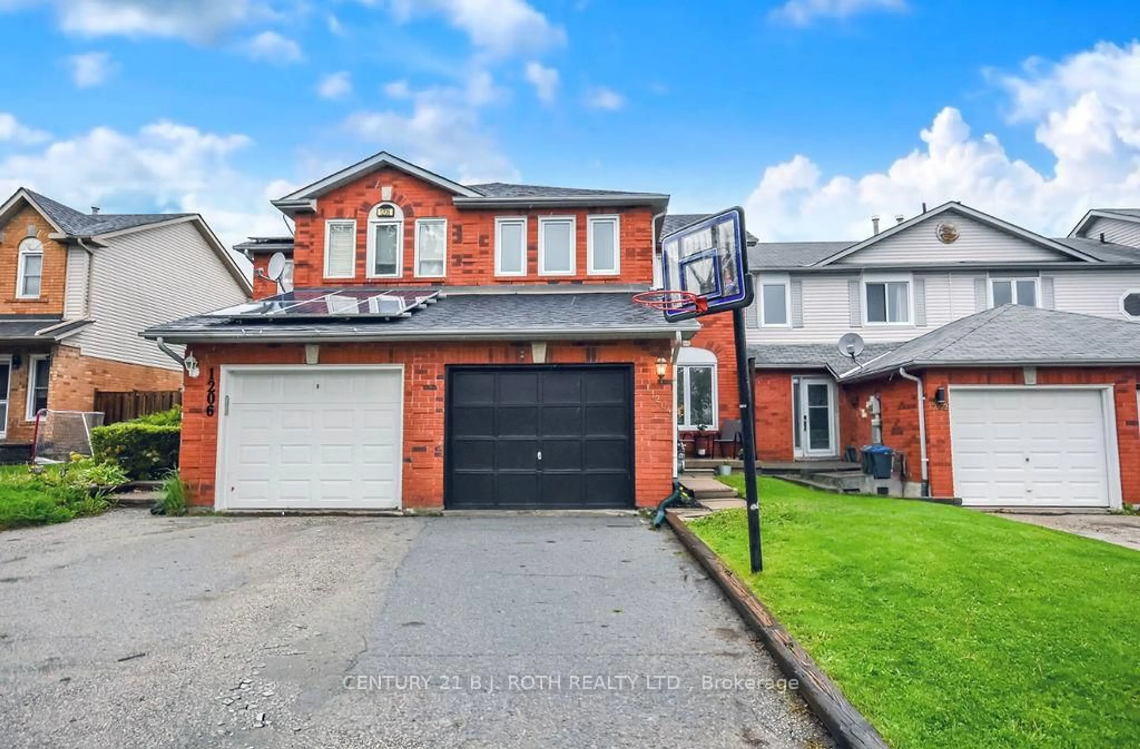 Home with brick exterior material, street for 1204 INNISWOOD St, Innisfil Ontario L9S 1X7