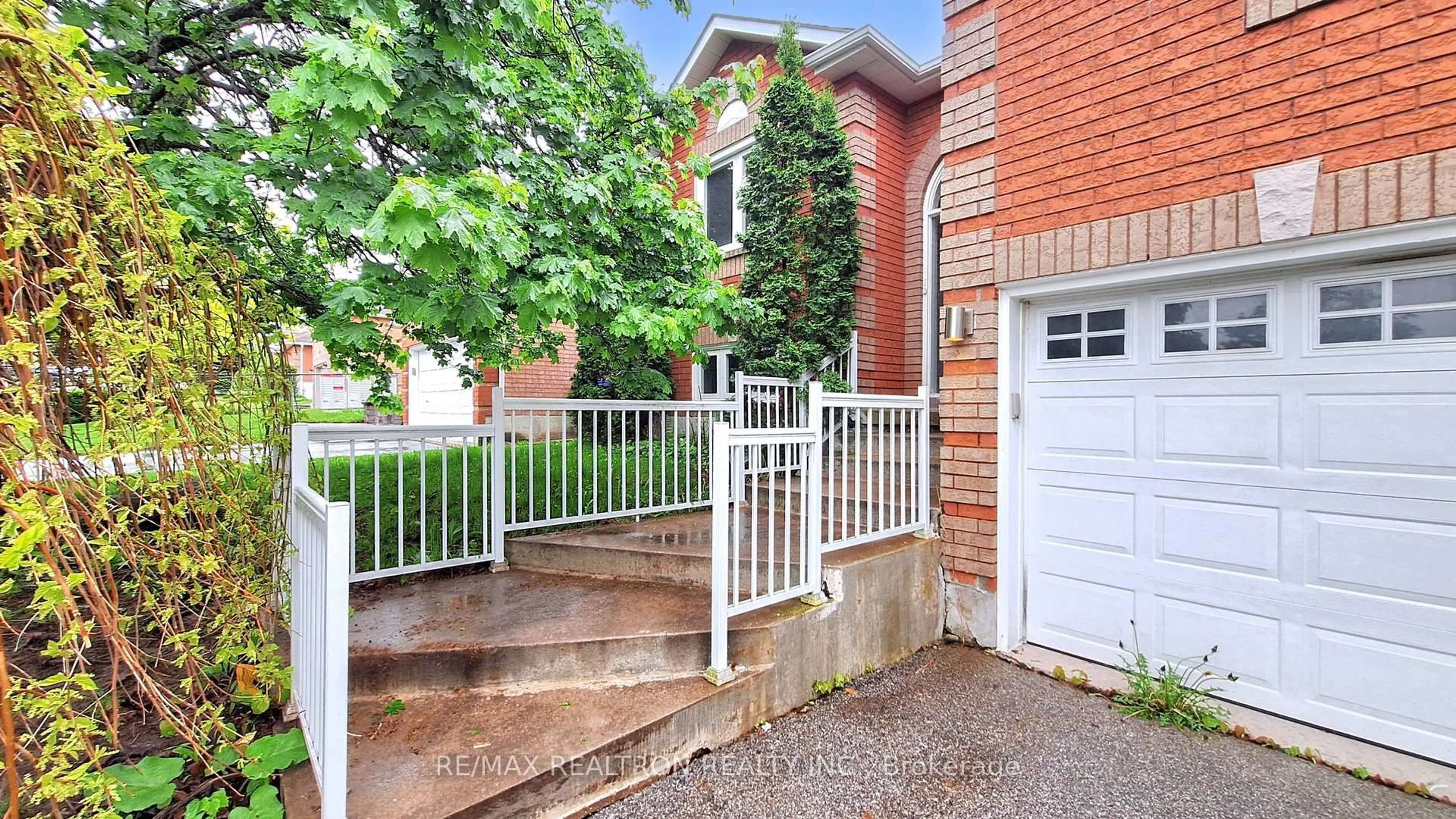 Unknown for 112 Fletcher St, Bradford West Gwillimbury Ontario L3Z 1L9