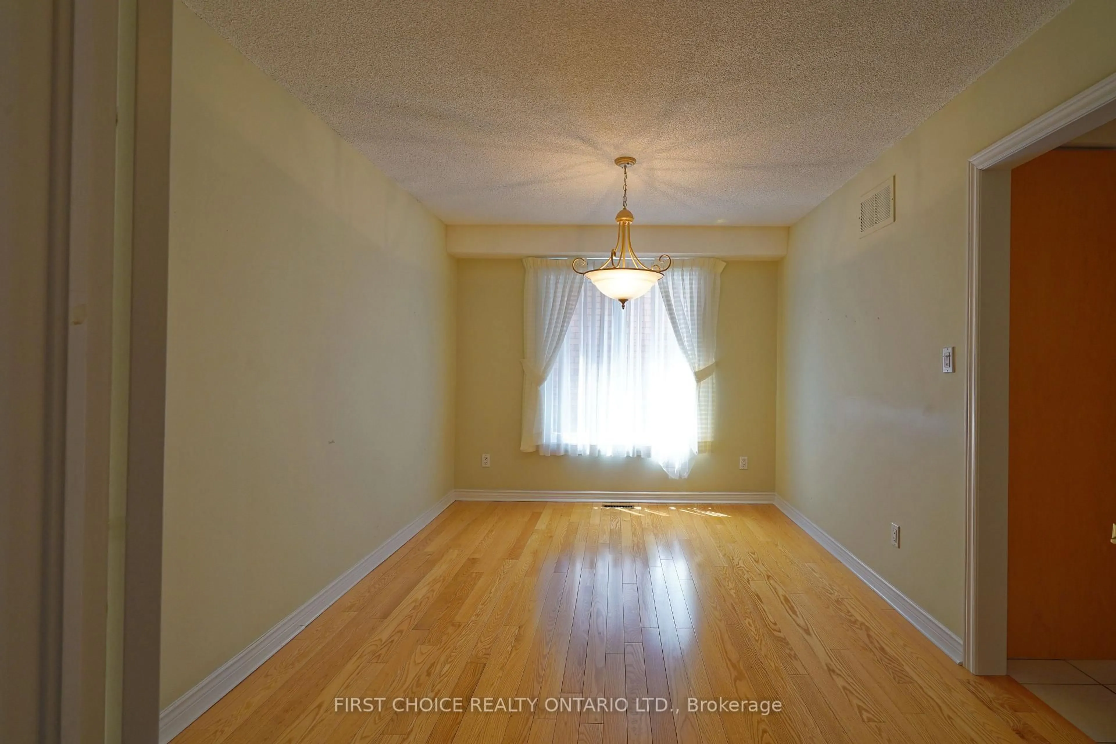 A pic of a room for 6 Forest Link Crt, New Tecumseth Ontario L9R 2A1