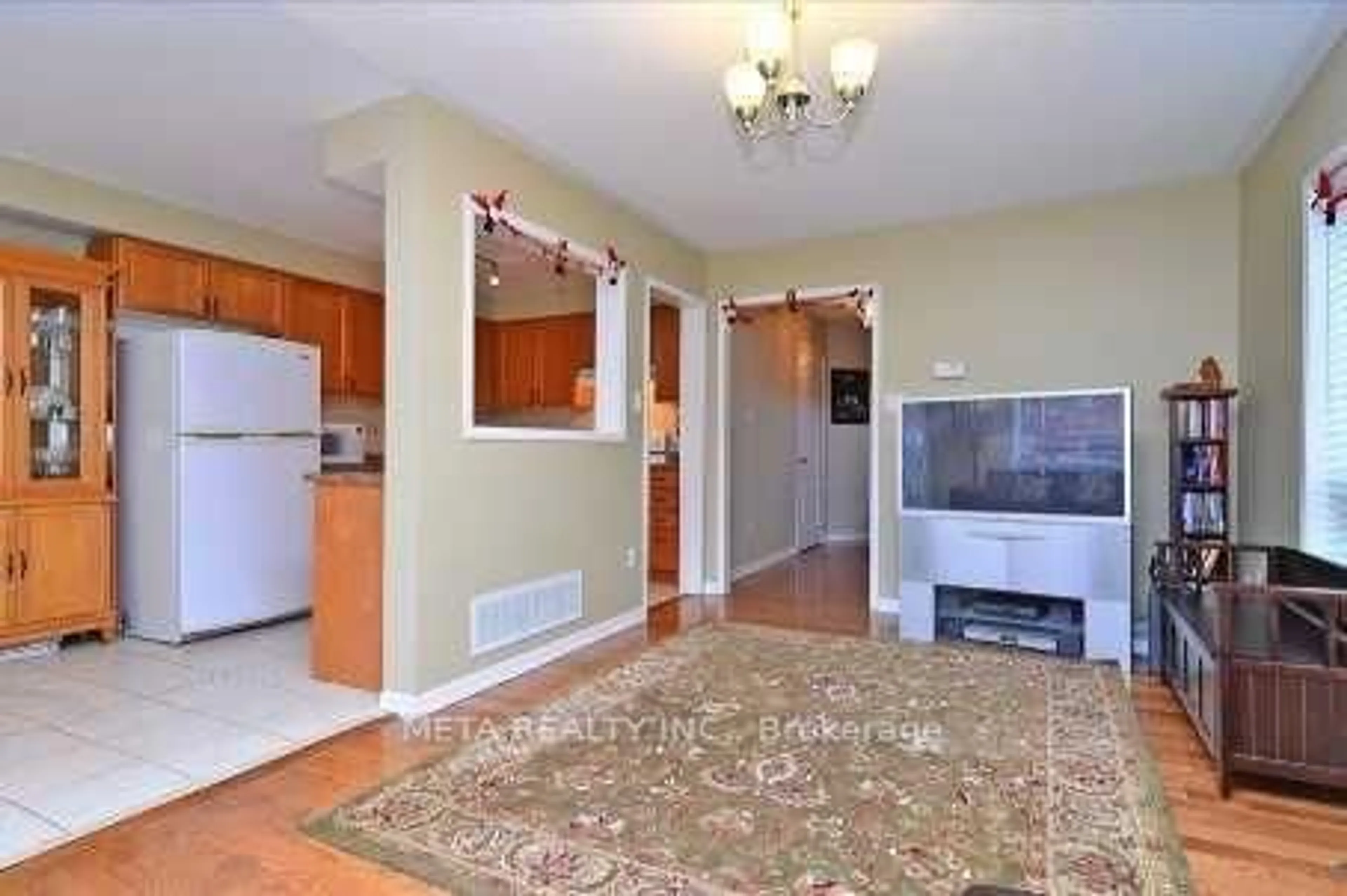 Unknown for 87 Banbrooke Cres, Newmarket Ontario L3X 2W9