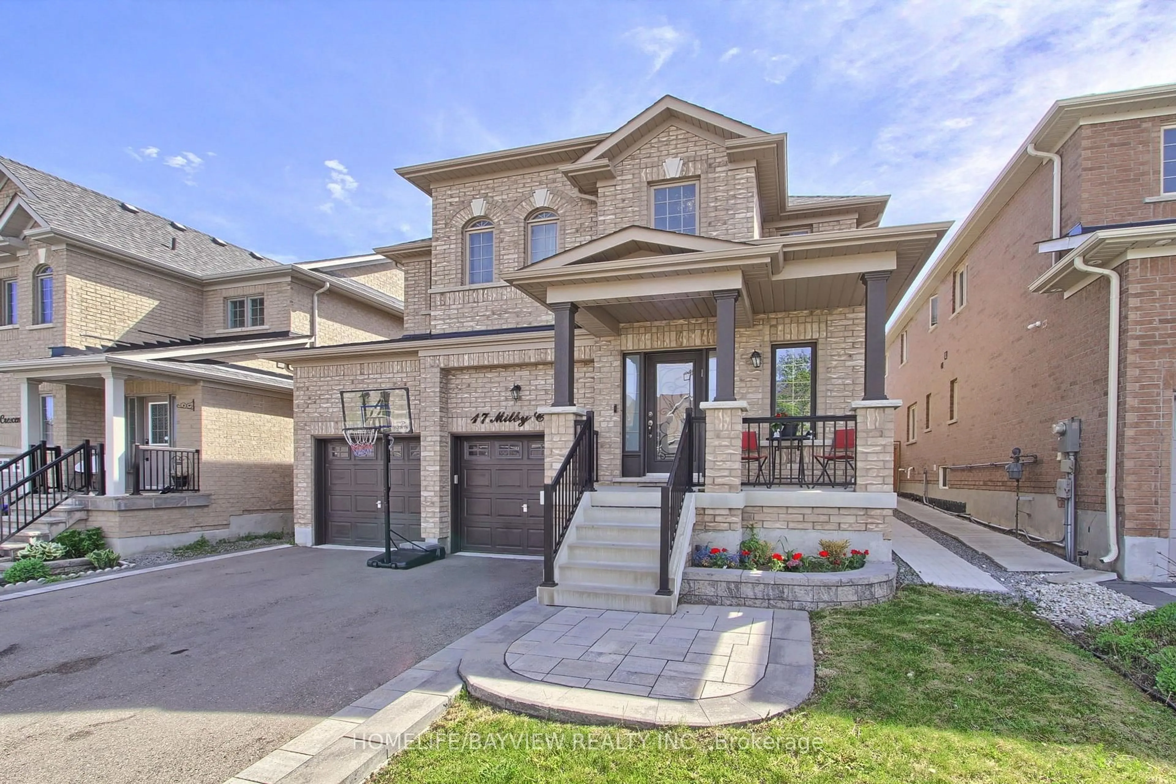 Home with brick exterior material, street for 17 Milby Cres, Bradford West Gwillimbury Ontario L3Z 0Y9