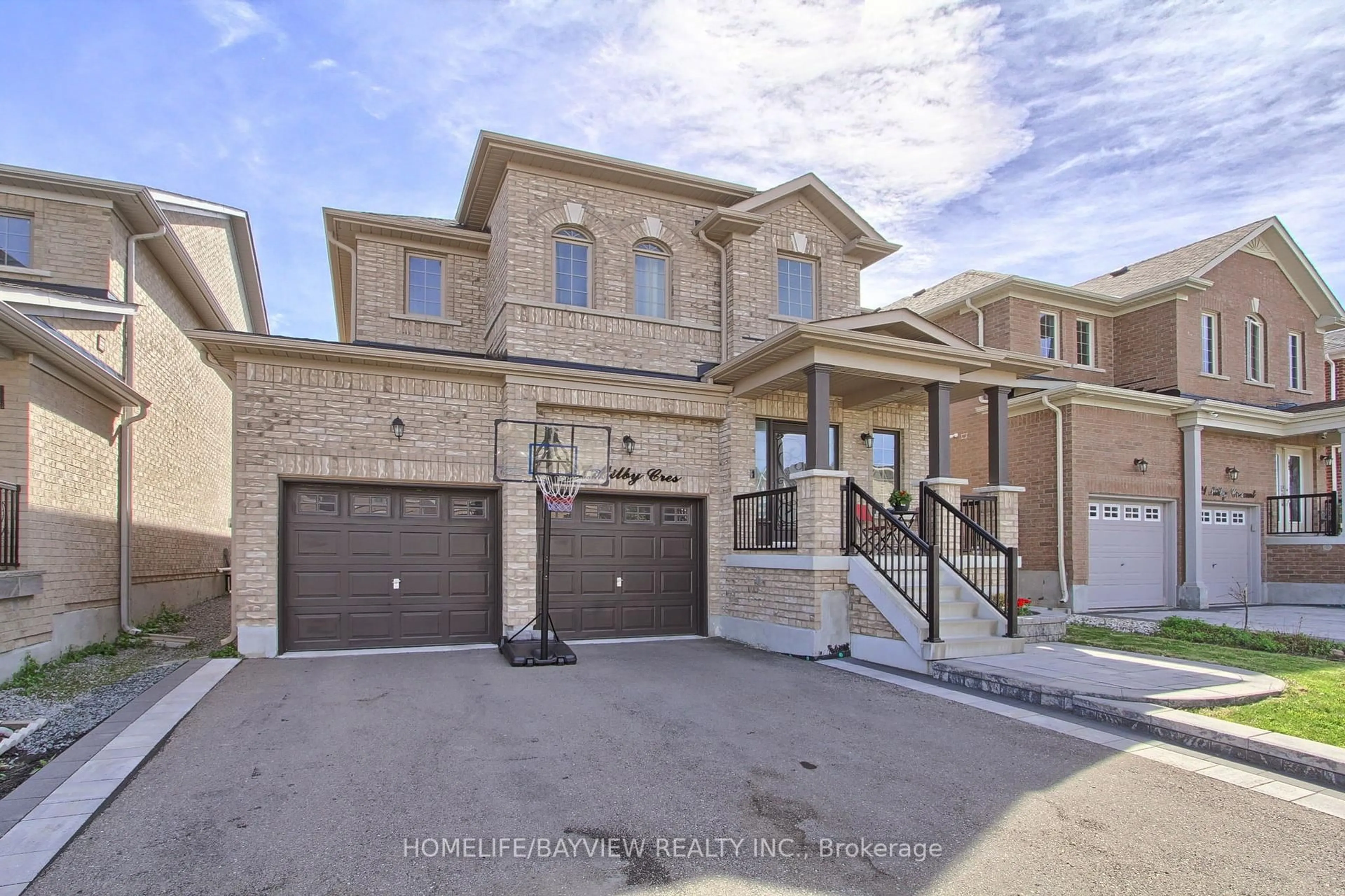 Home with brick exterior material, street for 17 Milby Cres, Bradford West Gwillimbury Ontario L3Z 0Y9