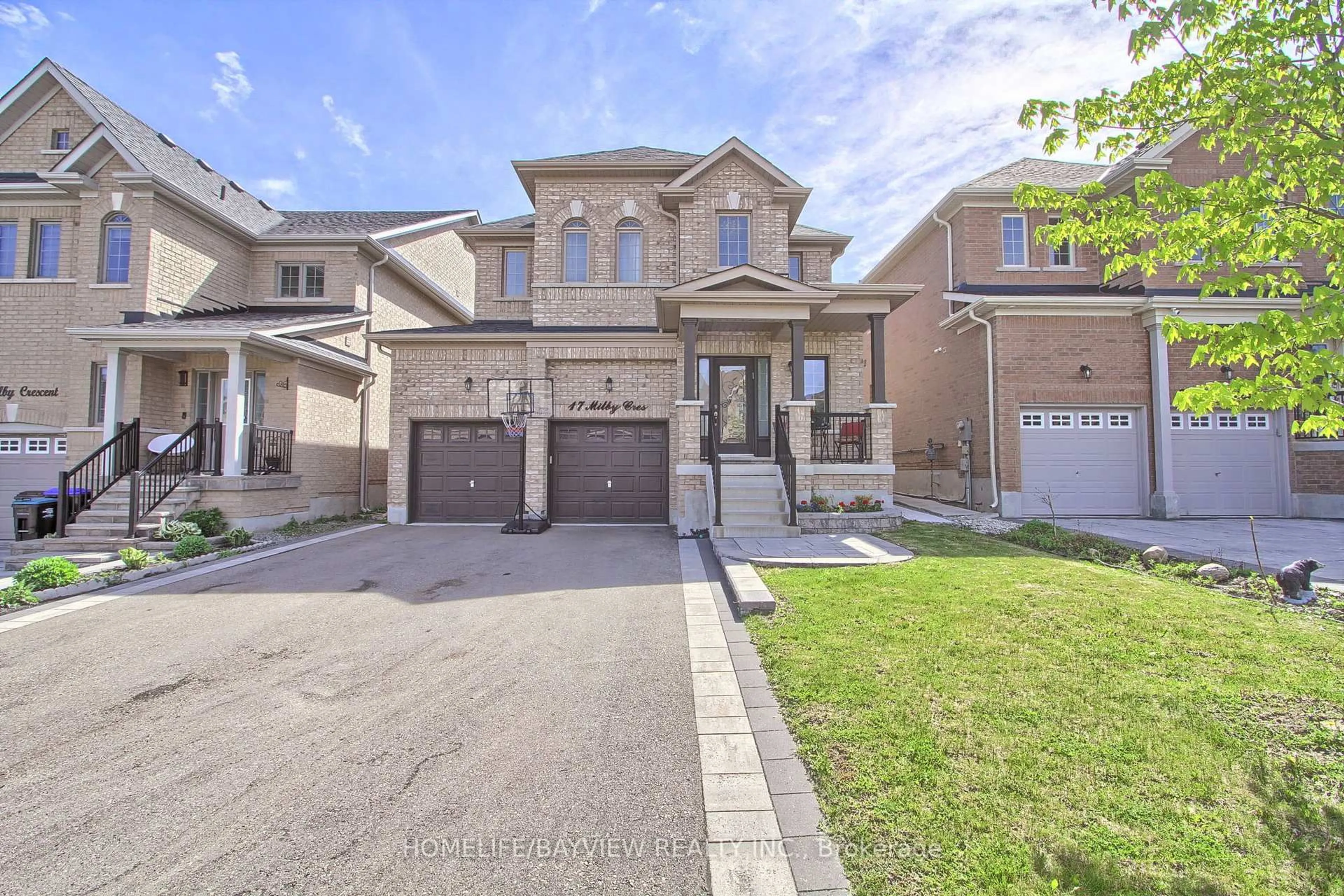 Home with brick exterior material, street for 17 Milby Cres, Bradford West Gwillimbury Ontario L3Z 0Y9