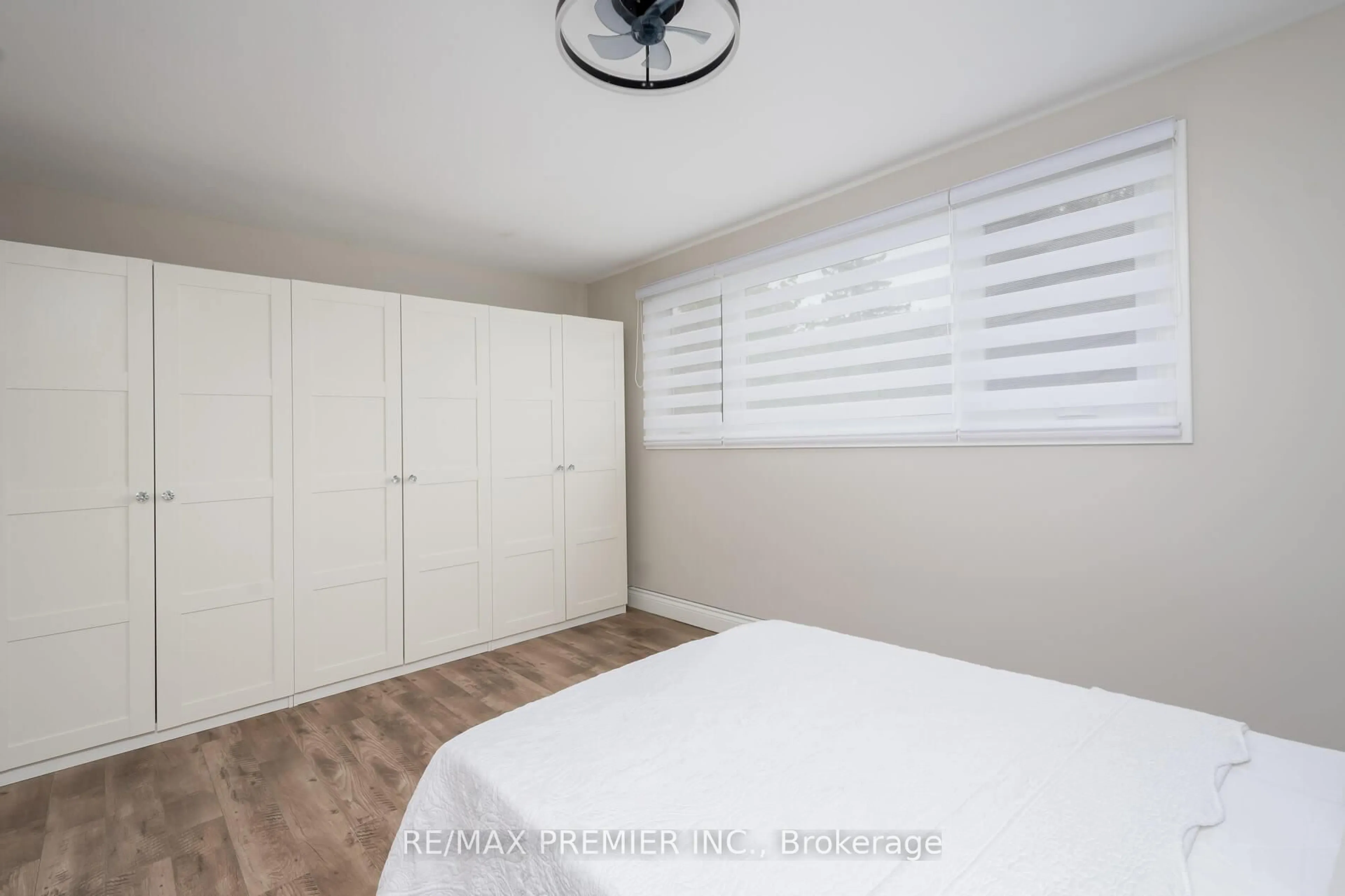 A pic of a room for 15 Maple Ave, New Tecumseth Ontario L0G 1A0