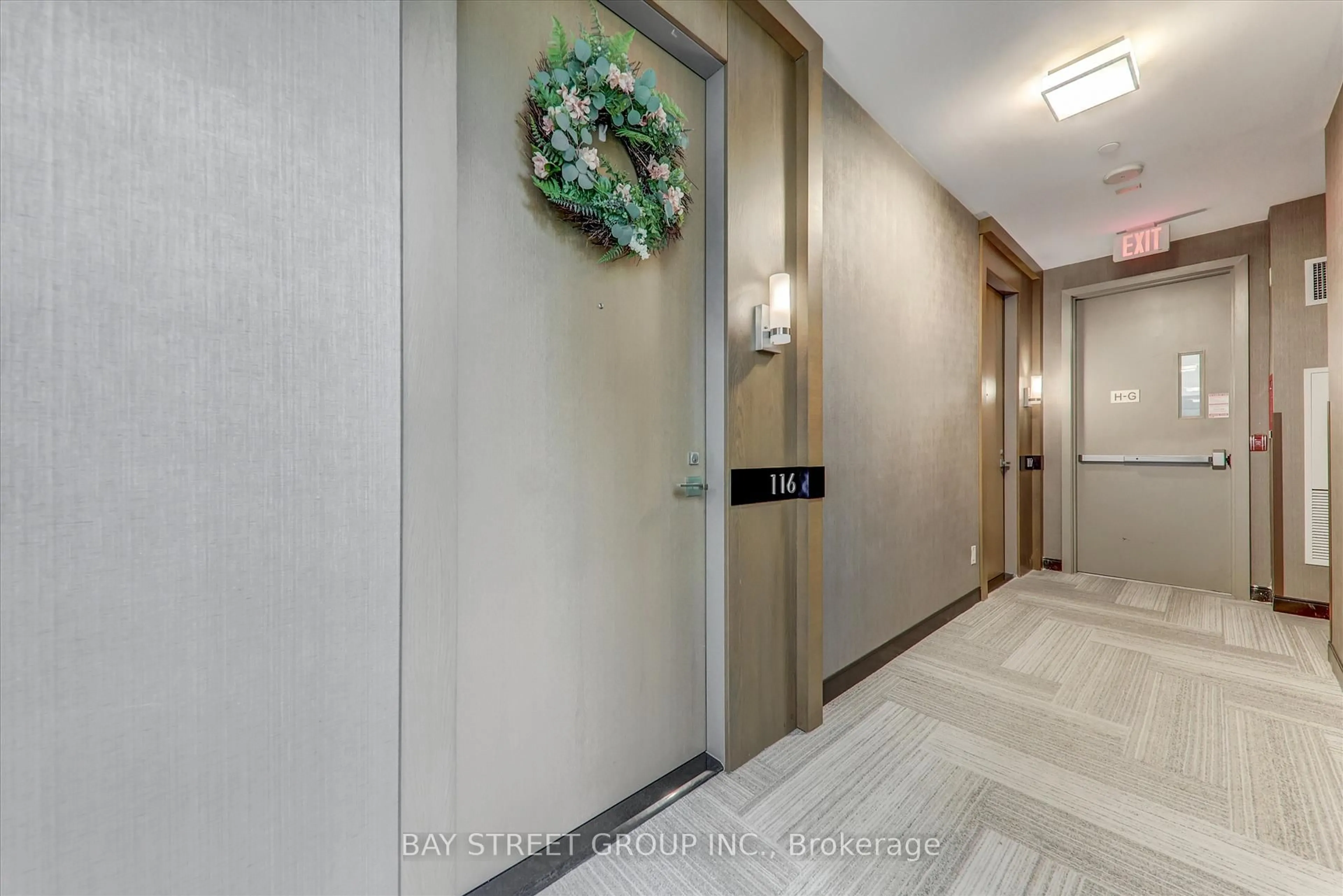 Indoor foyer for 28 UPTOWN Dr ##116,, Markham Ontario L3R 5M8
