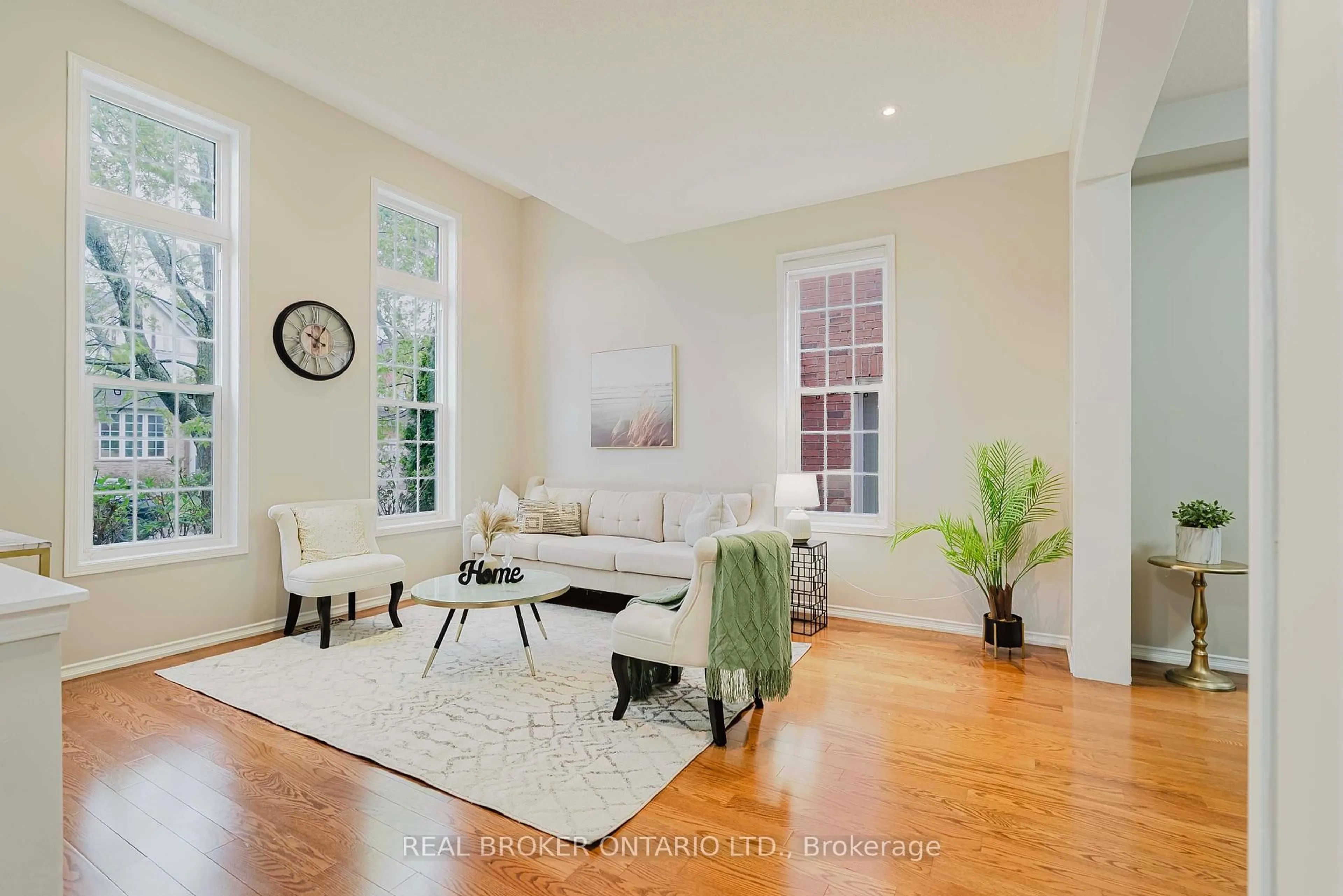 Living room with furniture, unknown for 16 Jack Ashton Ave, Richmond Hill Ontario L4E 4L2