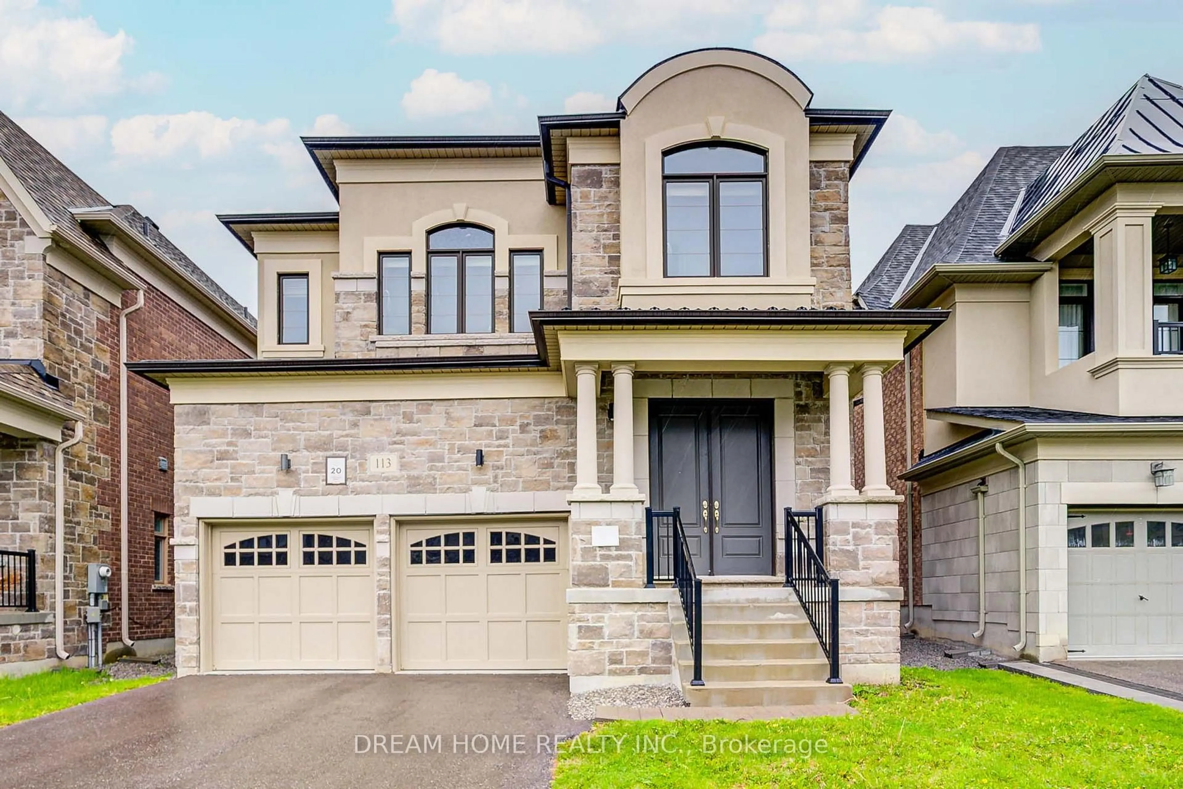 Home with brick exterior material, street for 113 Botelho Circ, Aurora Ontario L4G 3X3
