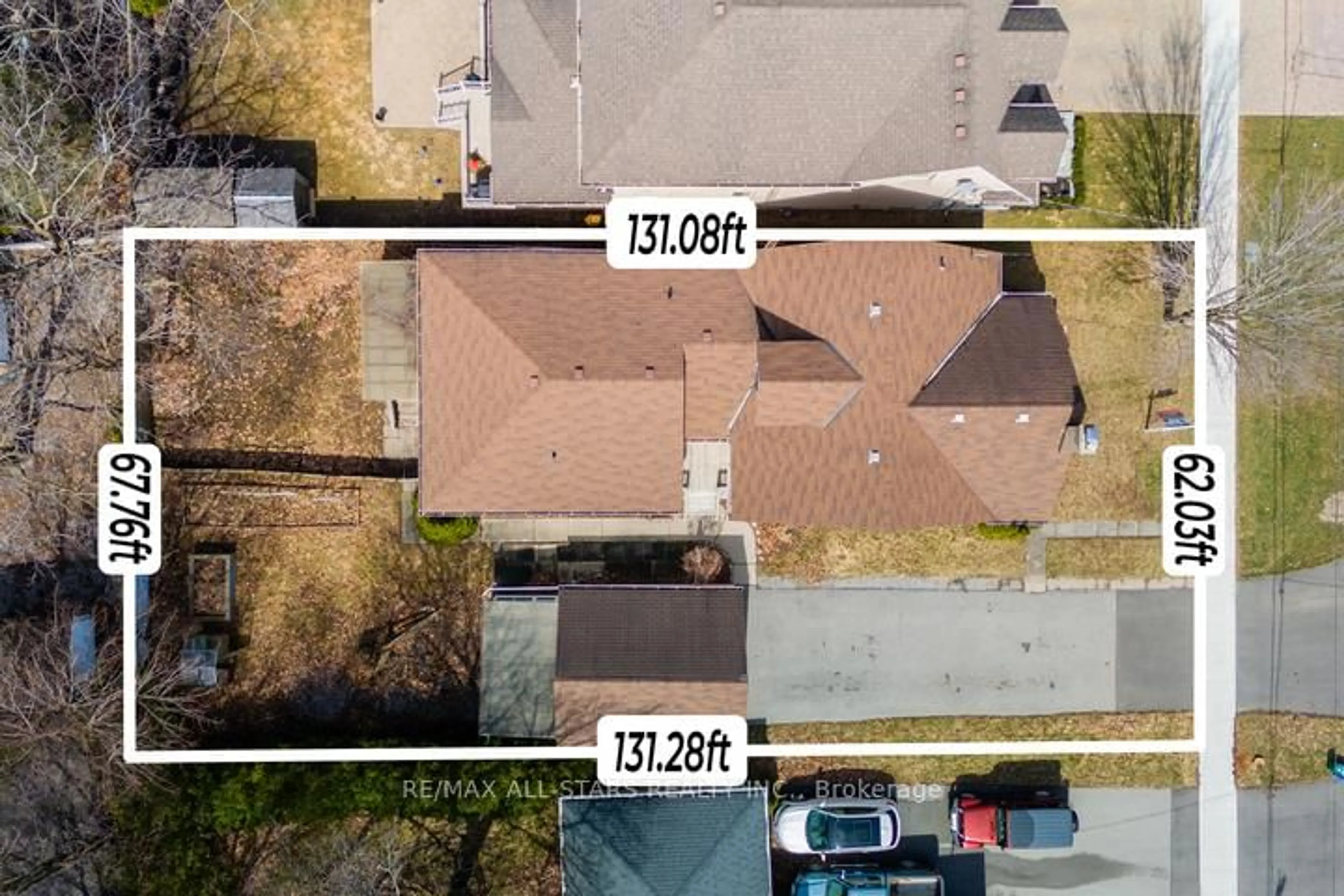 A pic from outside/outdoor area/front of a property/back of a property/a pic from drone, street for 54 Lloyd St, Whitchurch-Stouffville Ontario L4A 4J1