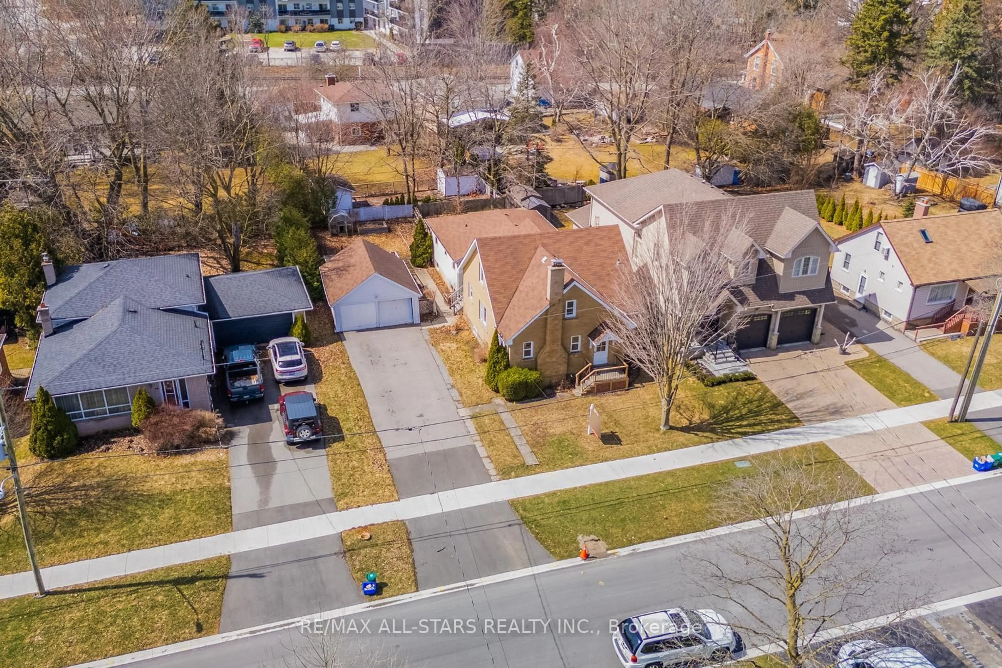 A pic from outside/outdoor area/front of a property/back of a property/a pic from drone, street for 54 Lloyd St, Whitchurch-Stouffville Ontario L4A 4J1