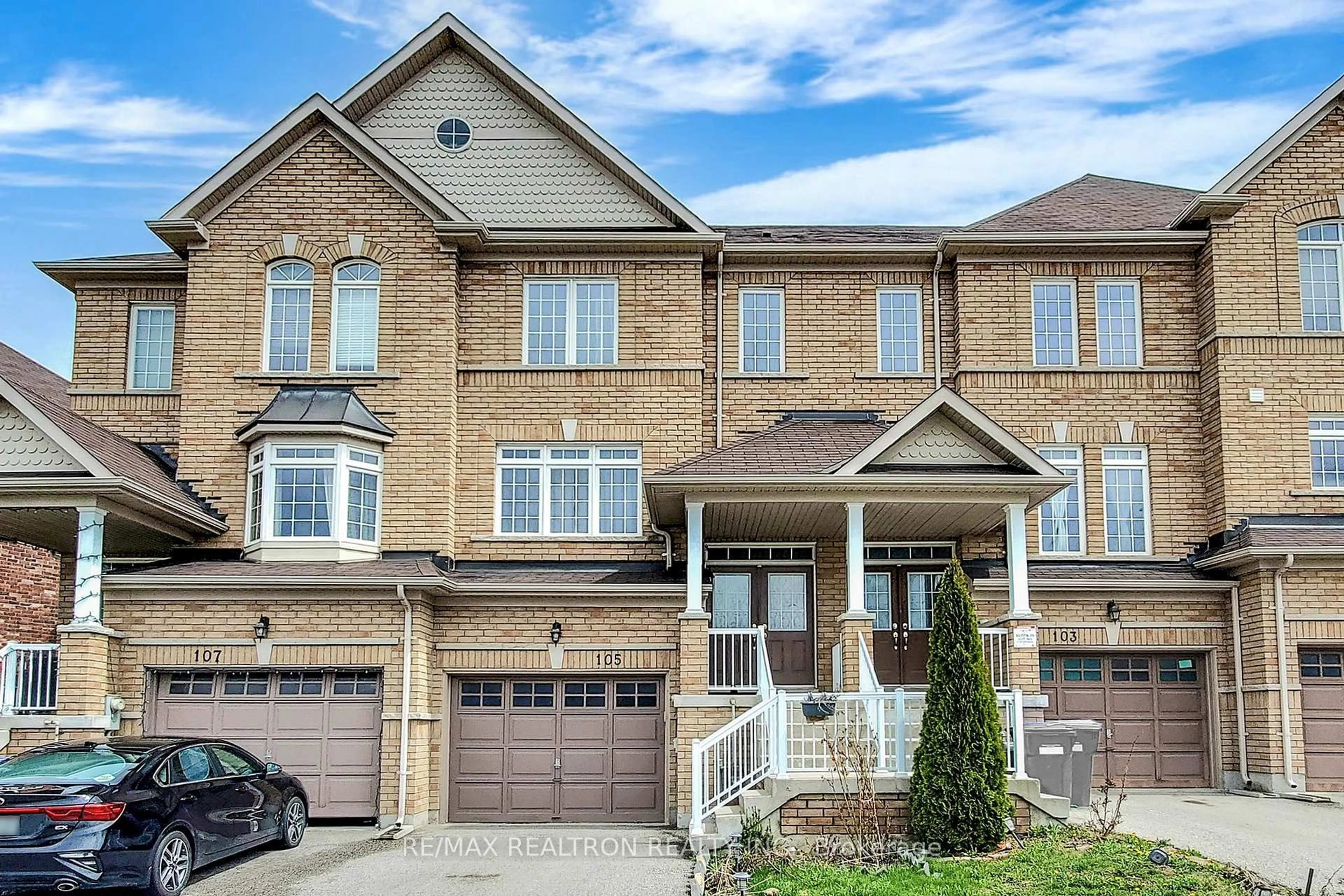 Home with brick exterior material, street for 105 Matthewson Ave, Bradford West Gwillimbury Ontario L3Z 2A5