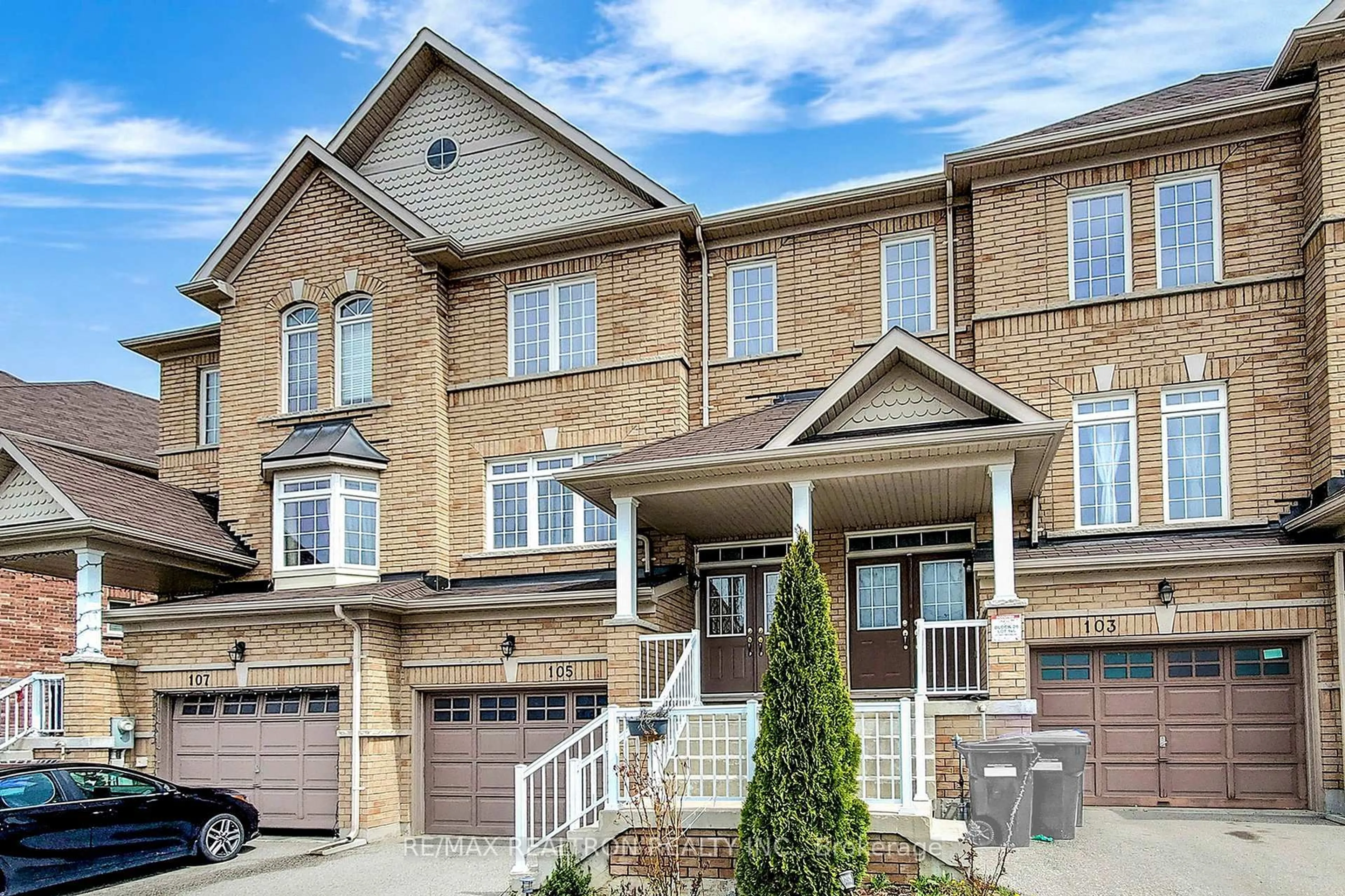 Home with brick exterior material, street for 105 Matthewson Ave, Bradford West Gwillimbury Ontario L3Z 2A5