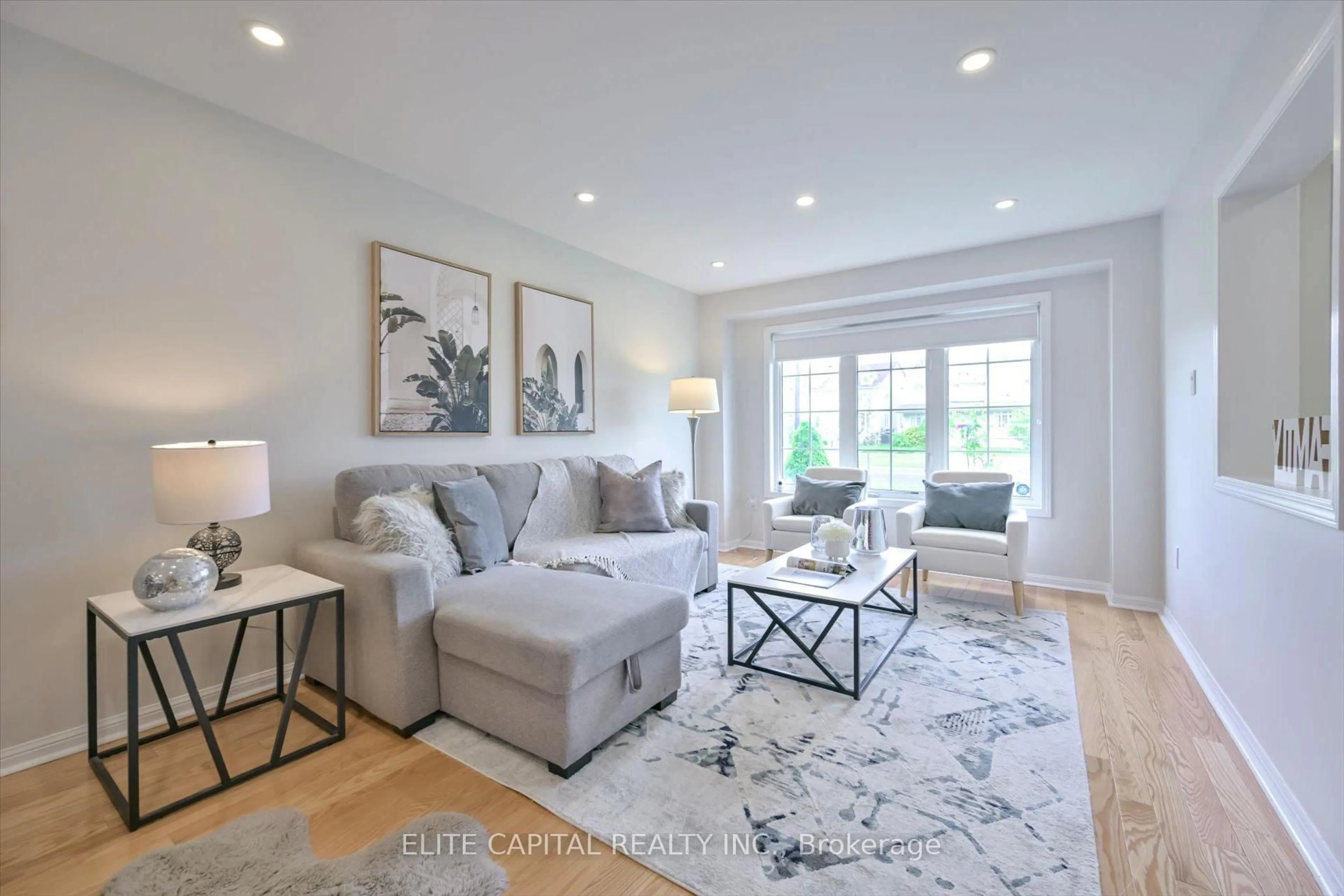 Living room with furniture, unknown for 52 Gas Lamp Lane, Markham Ontario L6B 0H6