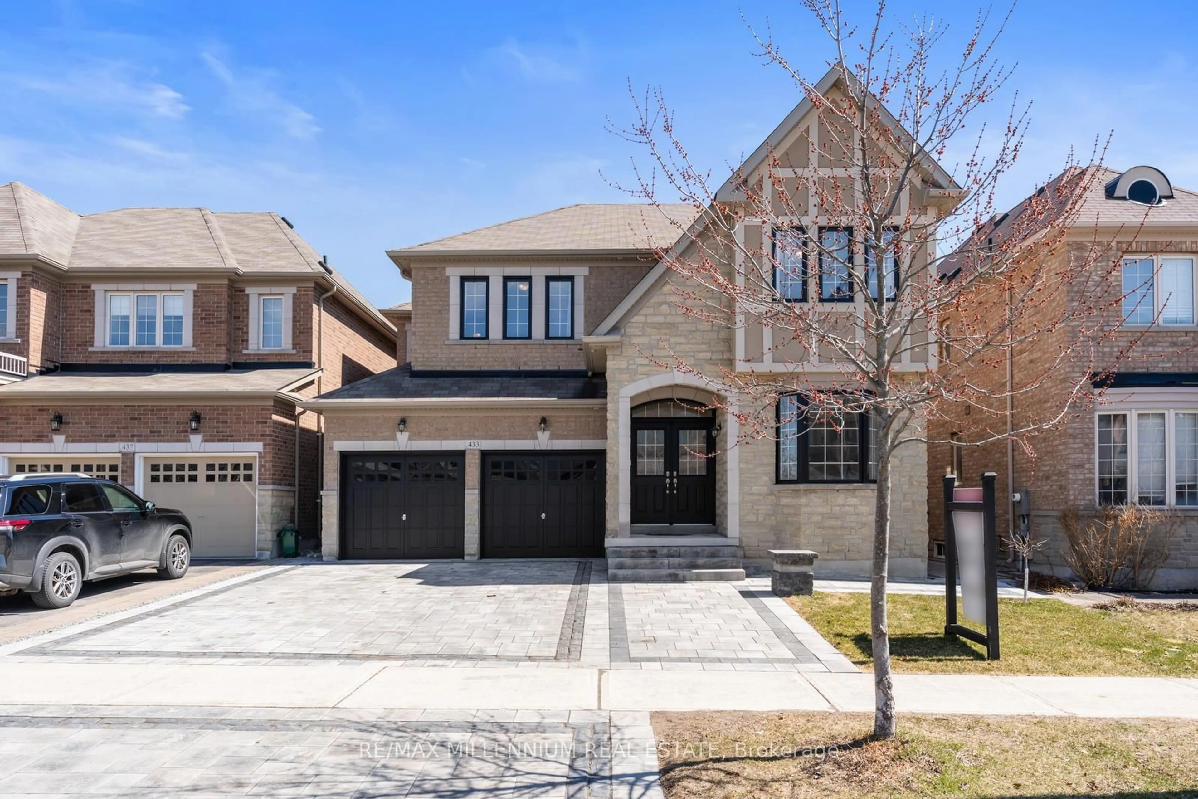 Home with brick exterior material, street for 433 Mavrinac Blvd, Aurora Ontario L4G 0J8