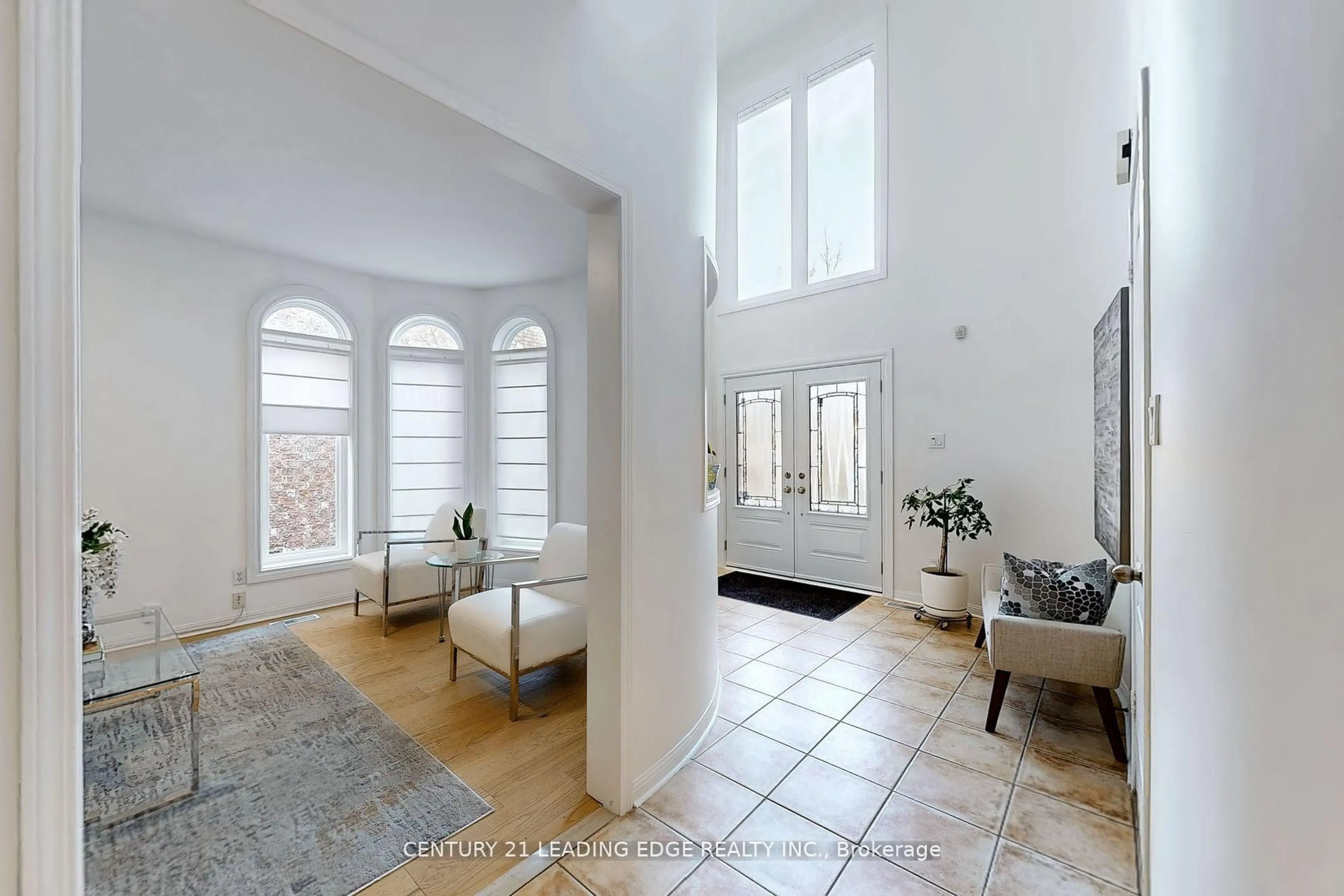 Indoor entryway for 35 Fortune Cres, Richmond Hill Ontario L4S 1S5