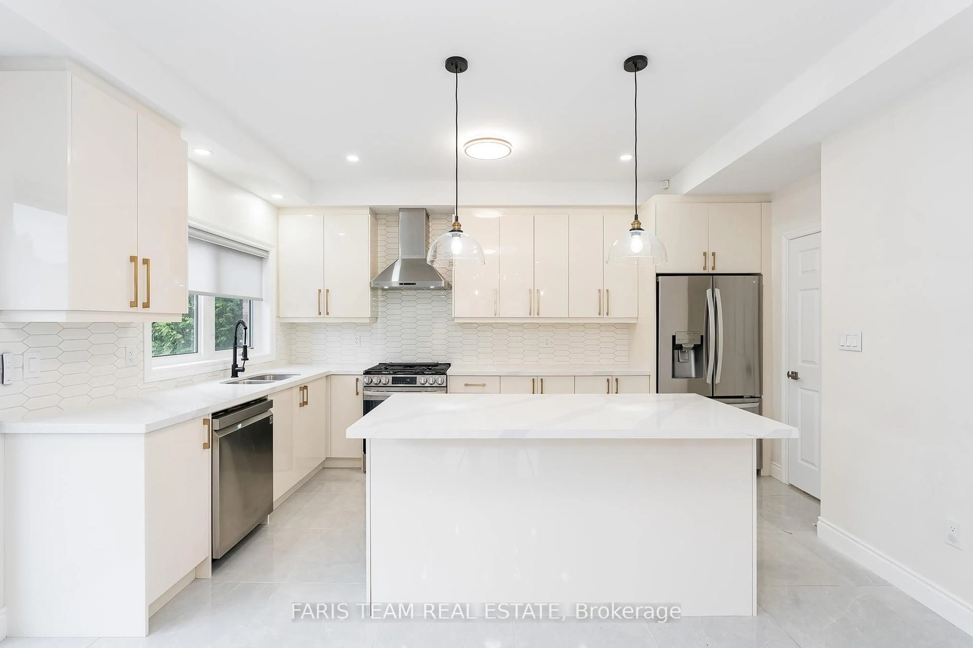 Contemporary kitchen, ceramic/tile floor for 3B George St, Innisfil Ontario L0L 1L0