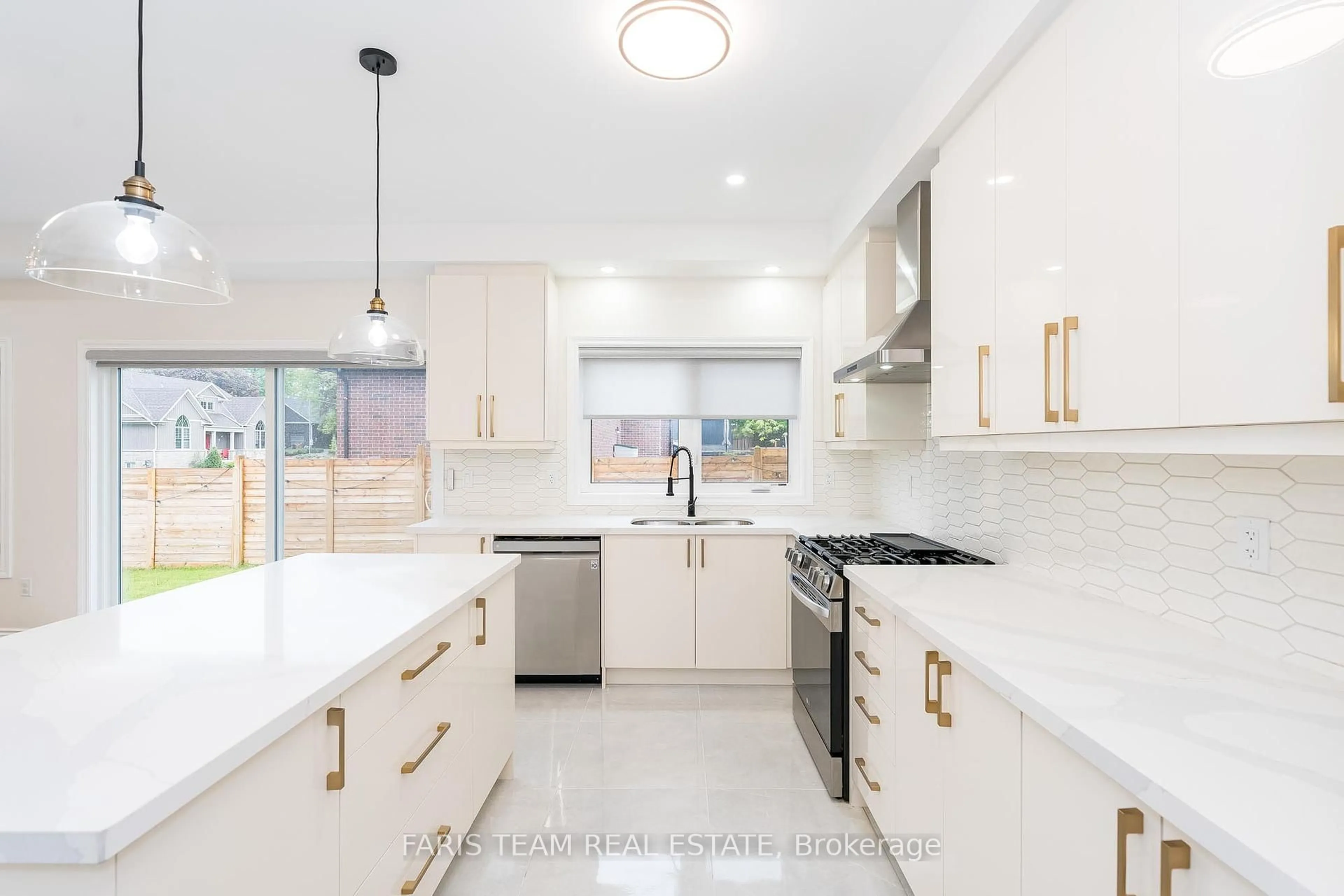 Contemporary kitchen, ceramic/tile floor for 3B George St, Innisfil Ontario L0L 1L0