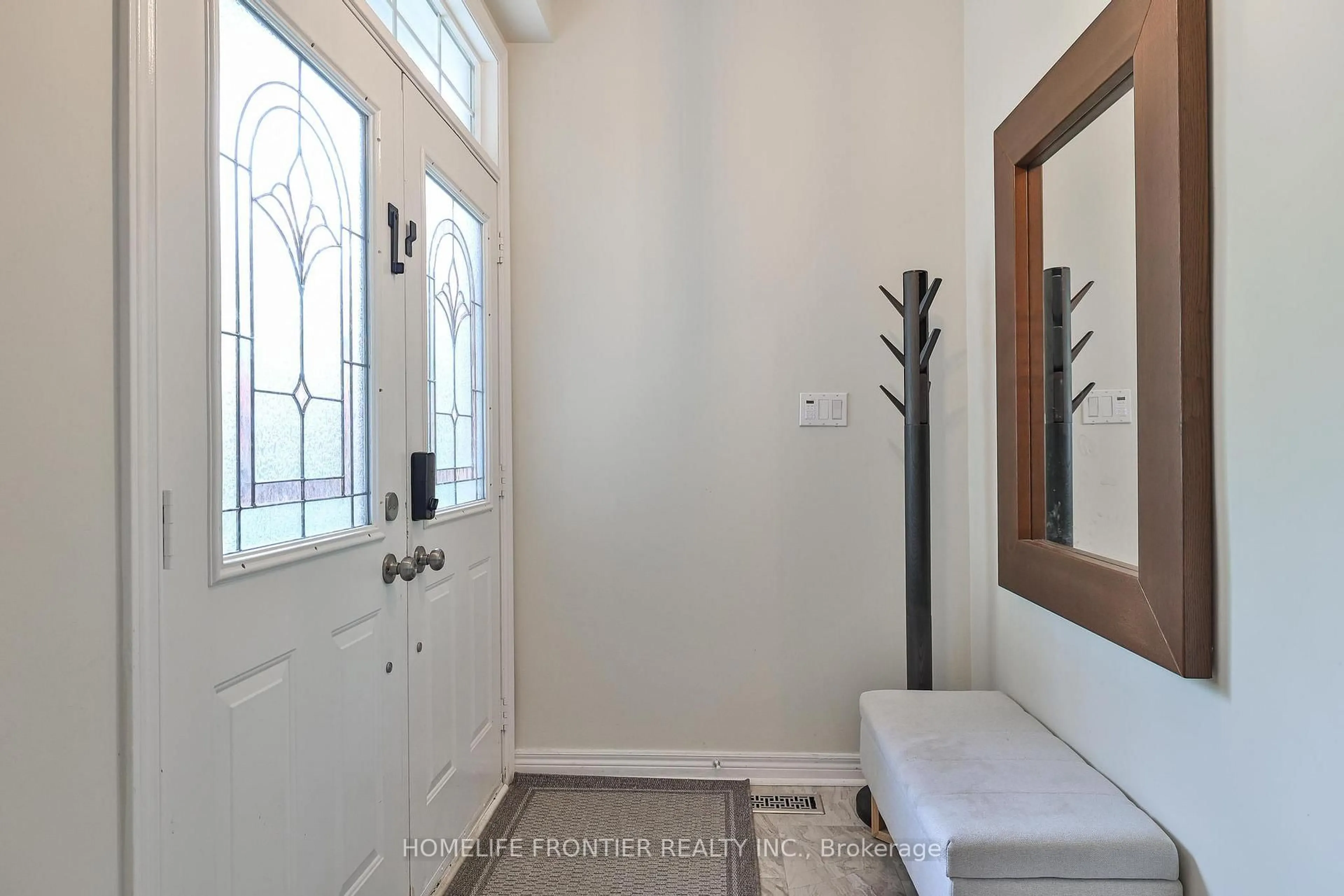 Indoor entryway for 6 Raintree Cres, Richmond Hill Ontario L4E 3T5